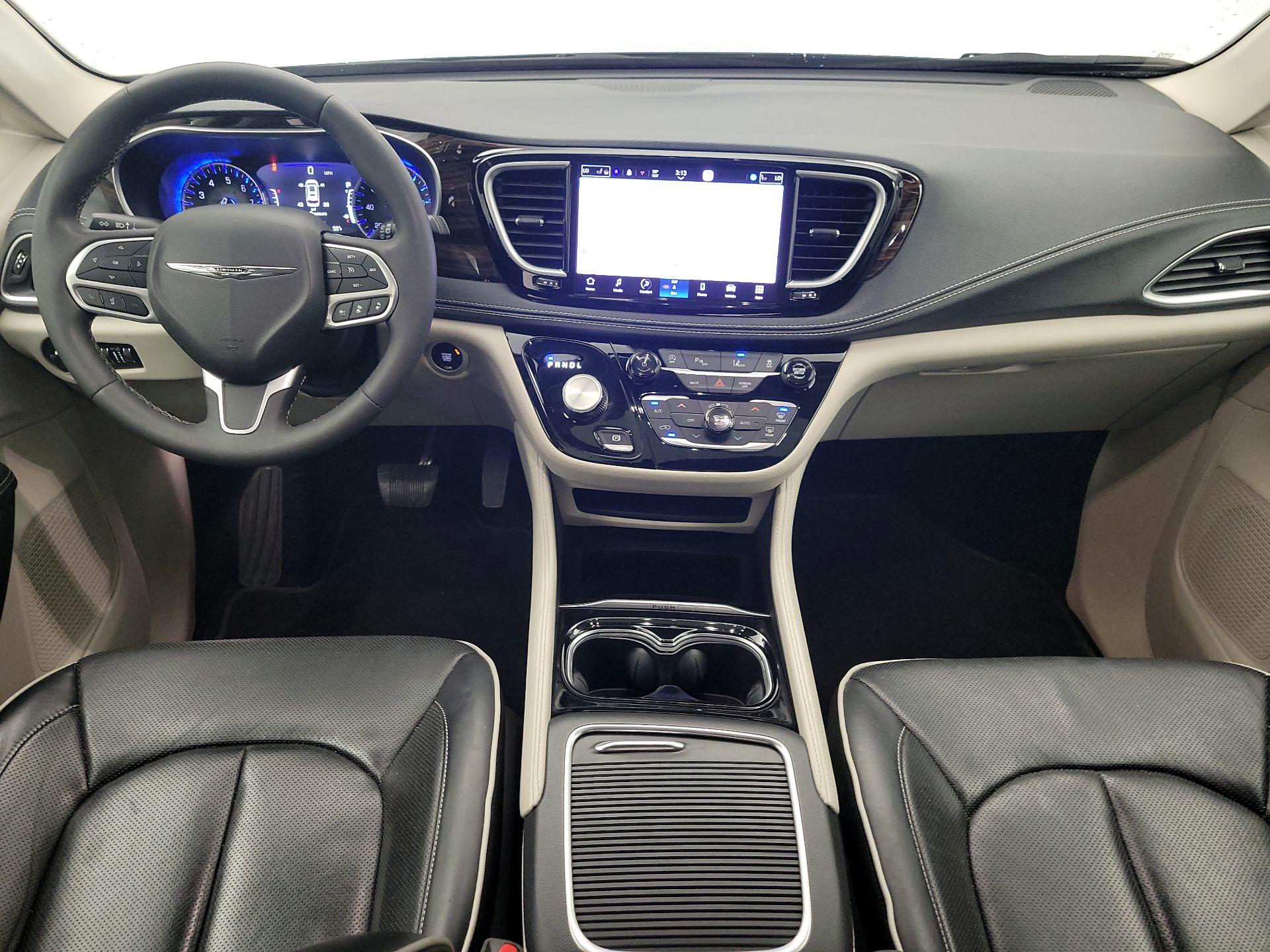 Thumbnail: 2023 Chrysler Pacifica - 9