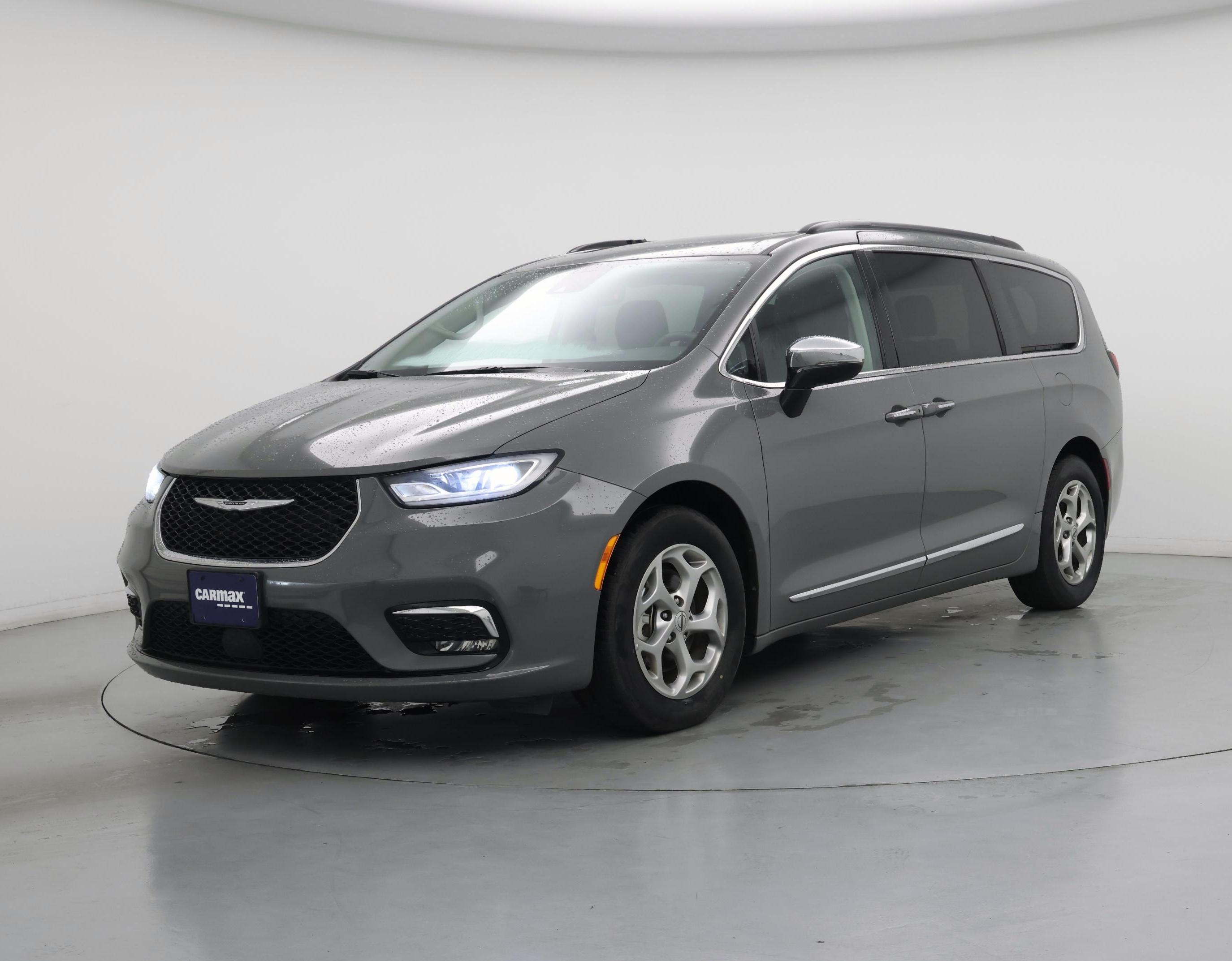 Thumbnail: 2023 Chrysler Pacifica - 4