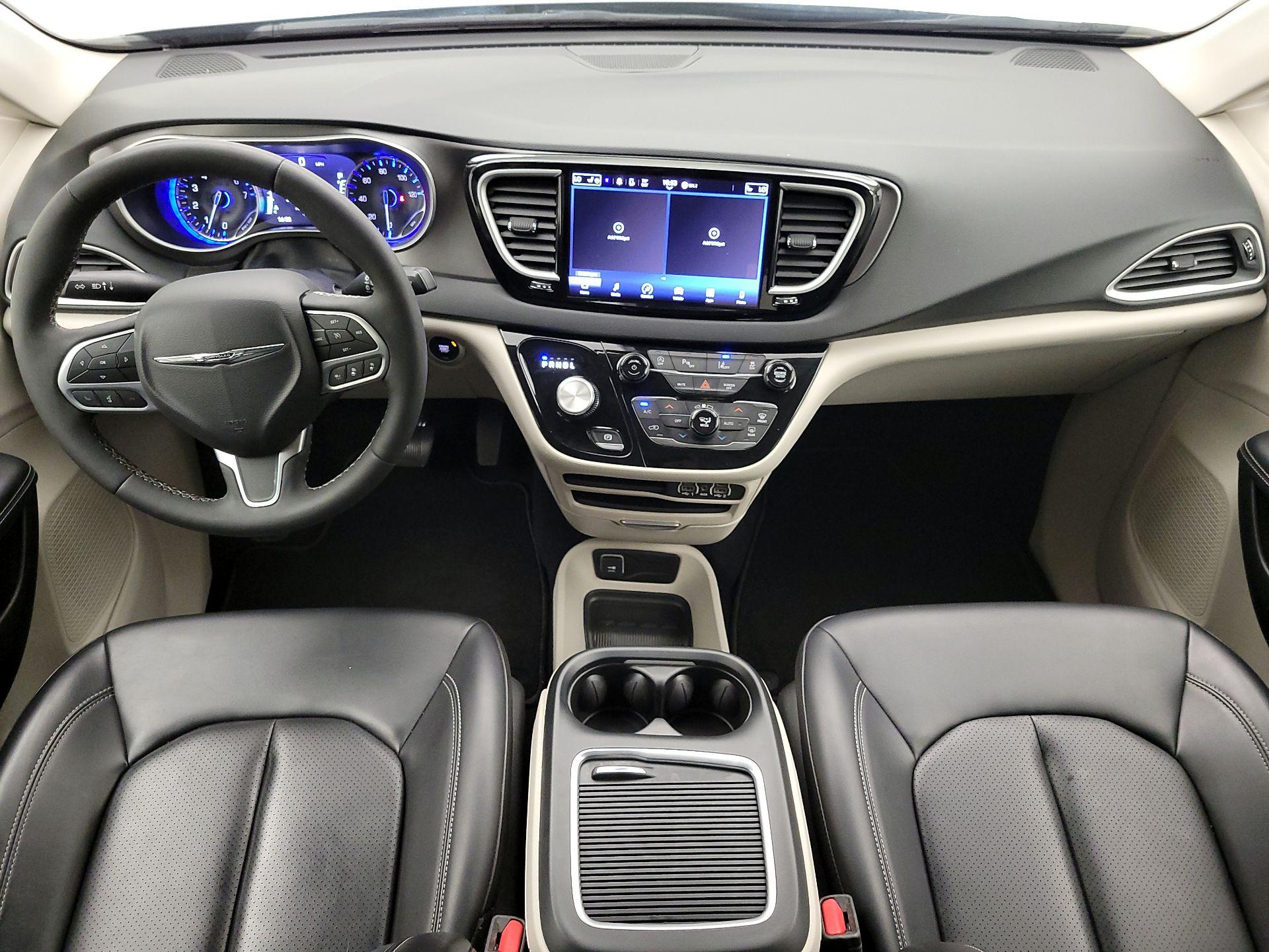 Thumbnail: 2023 Chrysler Pacifica - 9