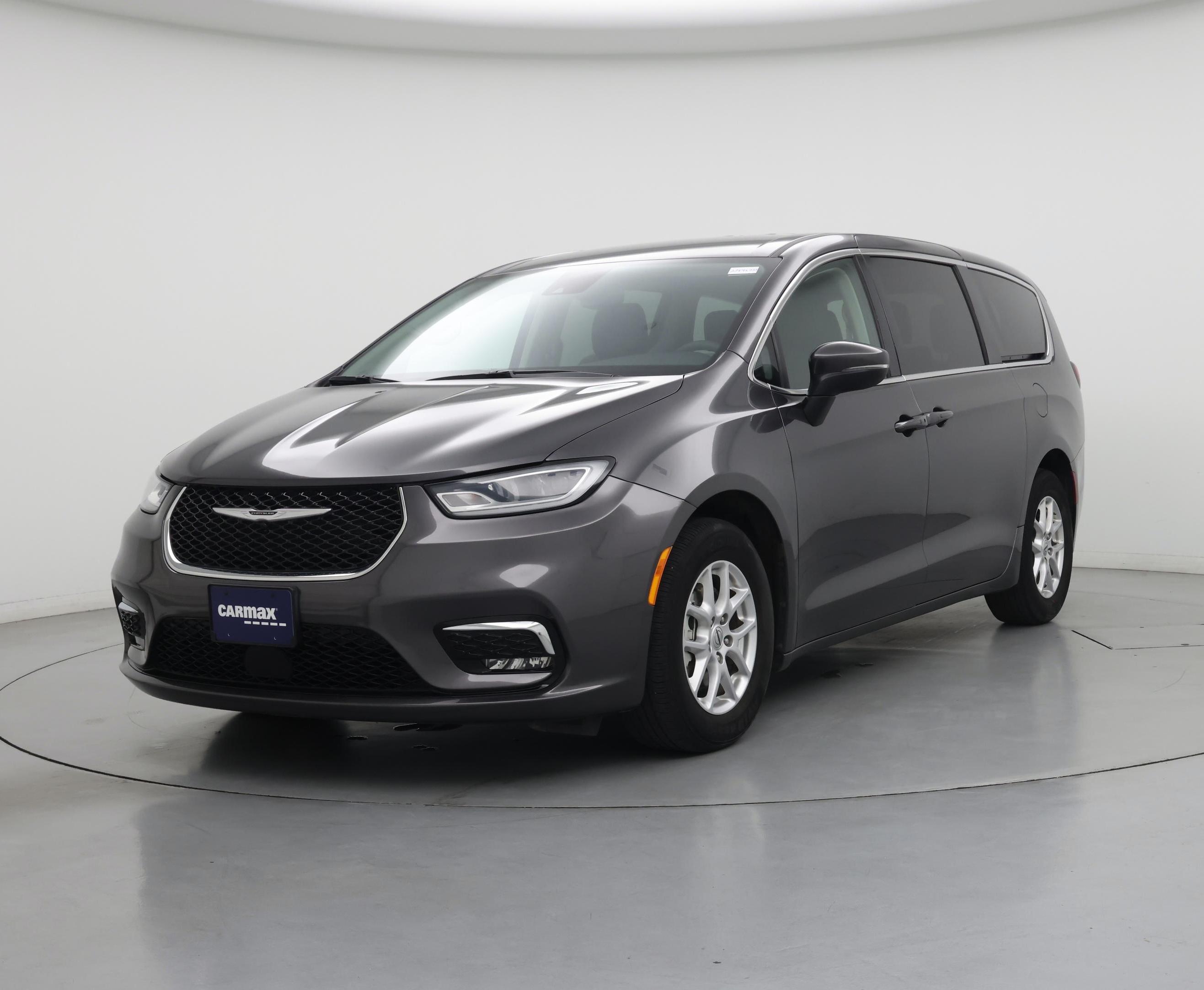 Thumbnail: 2023 Chrysler Pacifica - 4