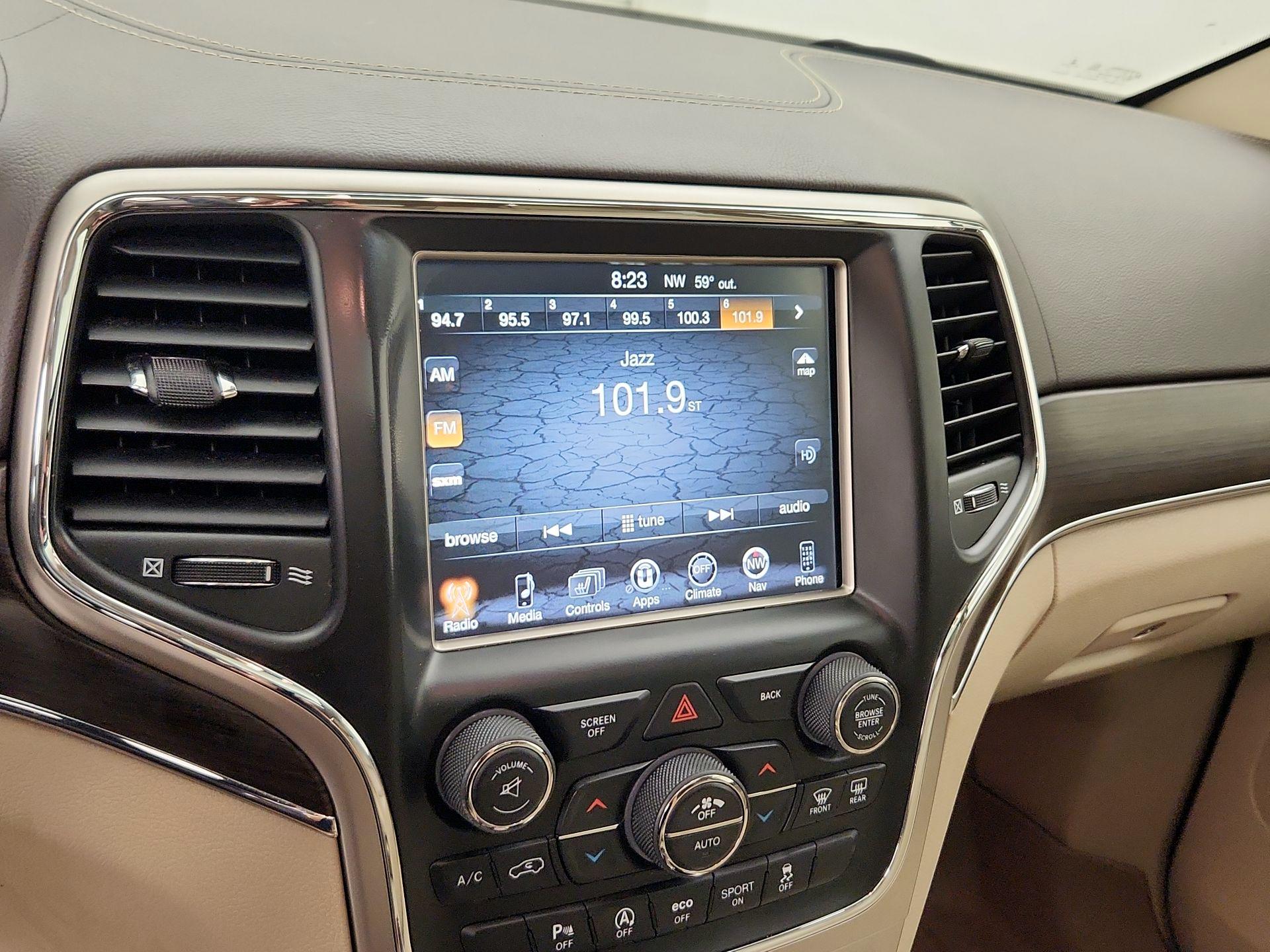 Thumbnail: 2017 Jeep Grand Cherokee - 16
