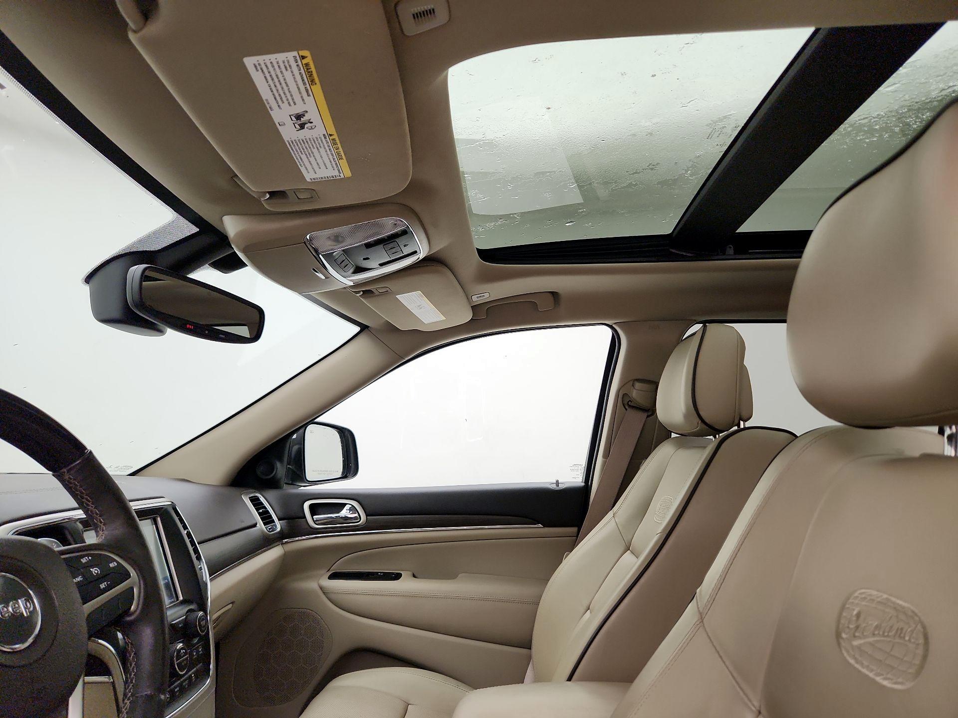 Thumbnail: 2017 Jeep Grand Cherokee - 20
