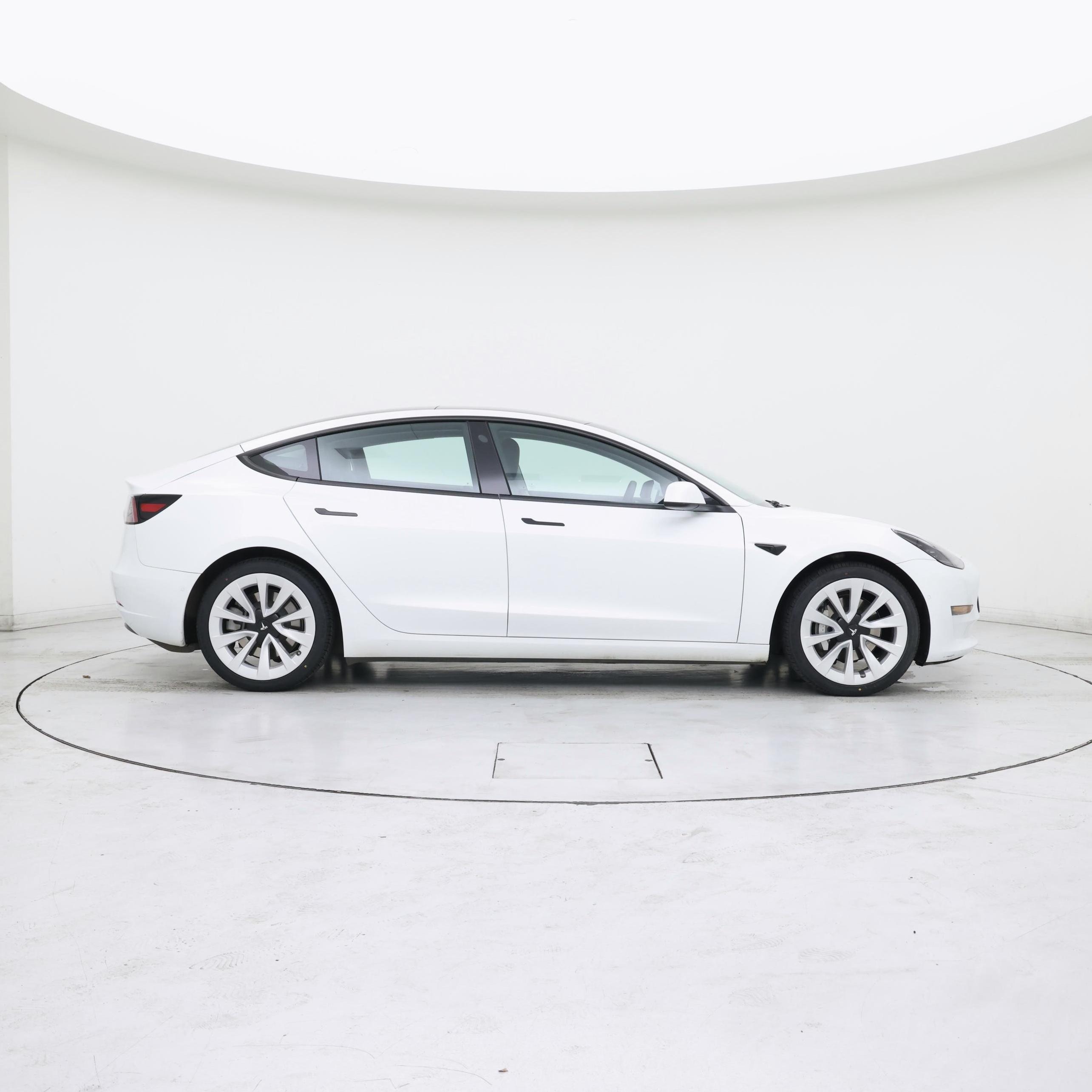 Thumbnail: 2022 Tesla Model 3 - 7