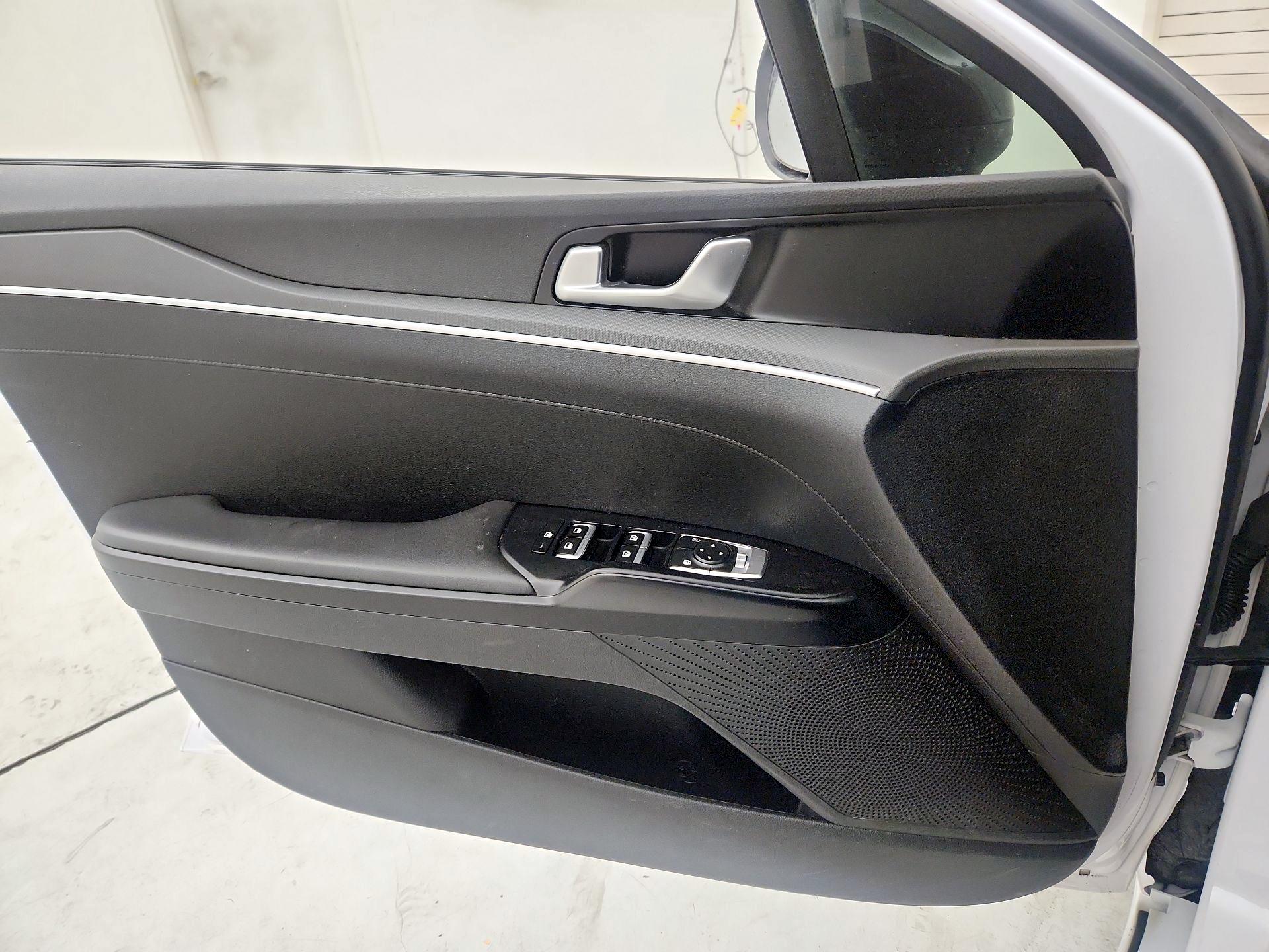 Thumbnail: 2021 Kia K5 - 12