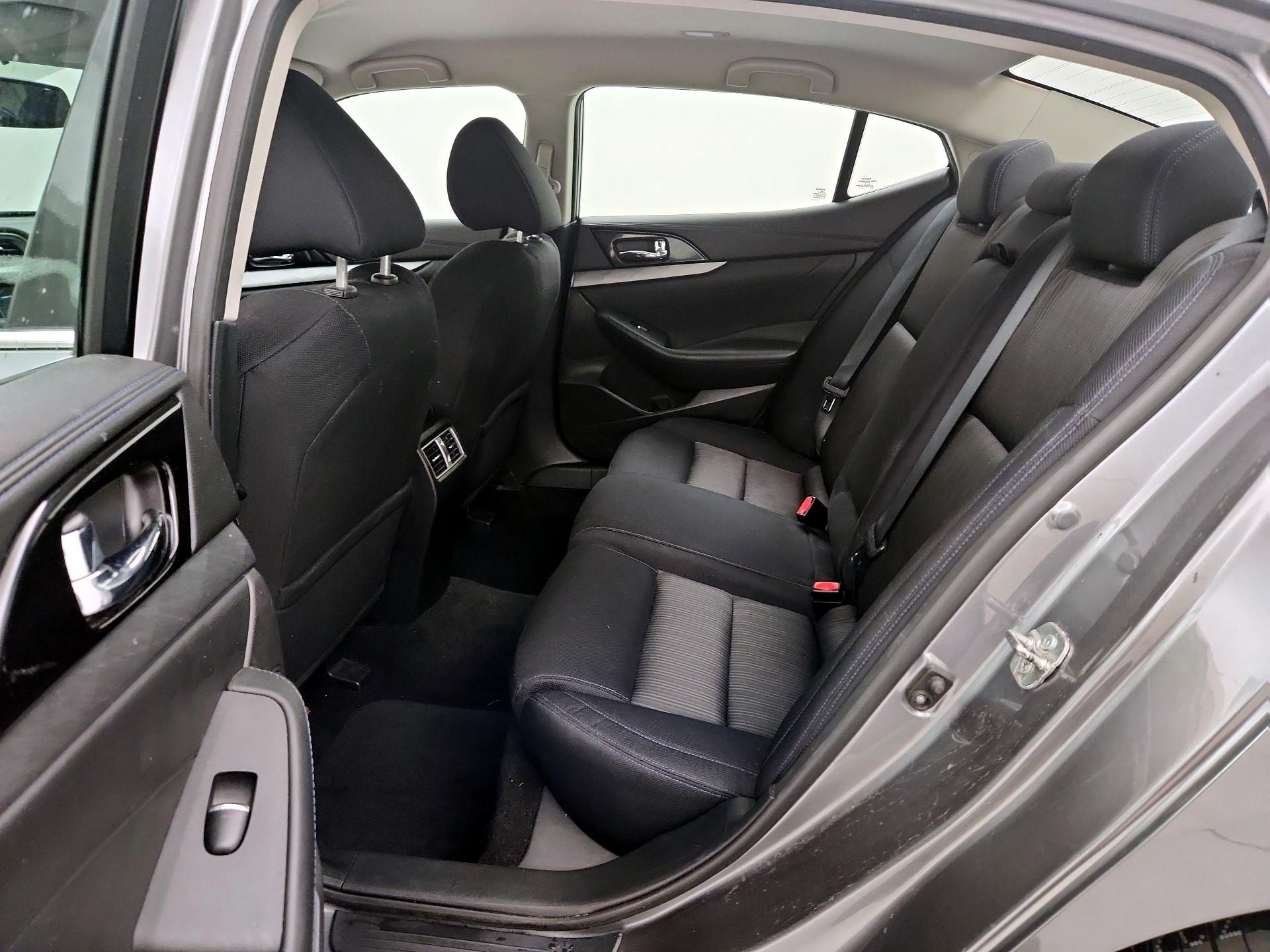 Thumbnail: 2016 Nissan Maxima - 20