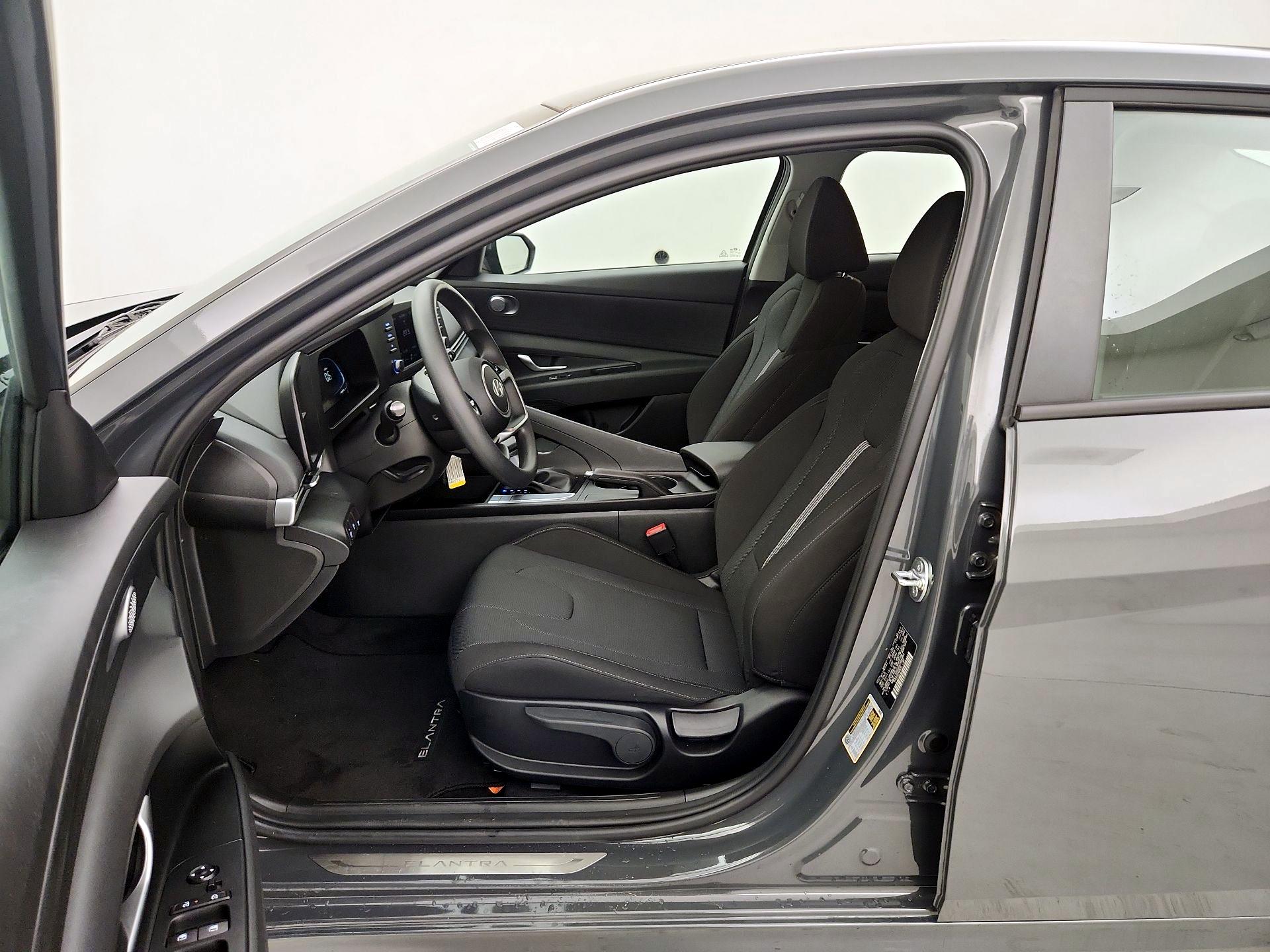 Thumbnail: 2025 Hyundai Elantra - 11