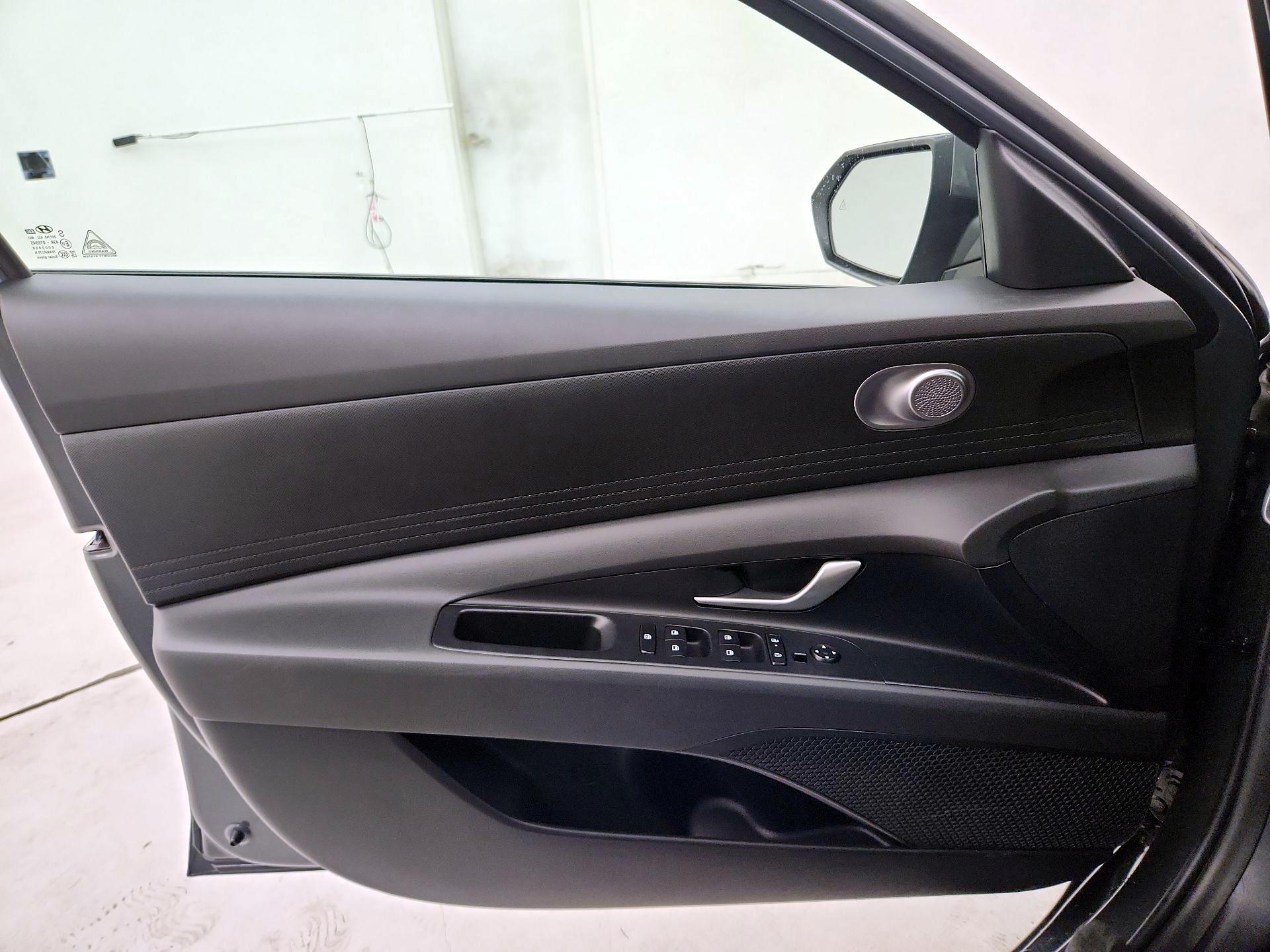 Thumbnail: 2025 Hyundai Elantra - 12