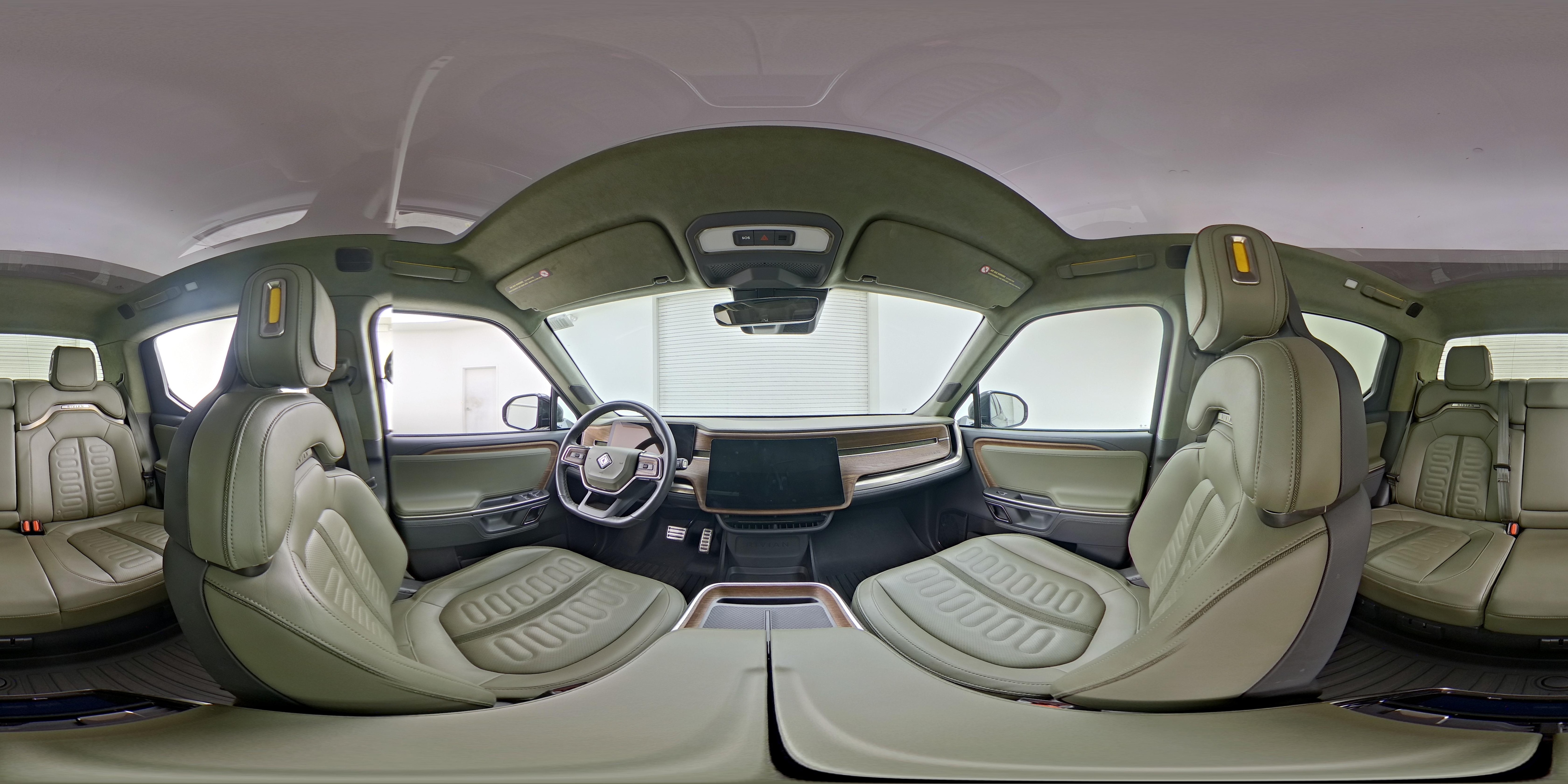 2024 Rivian R1T Adventure - Photo 25