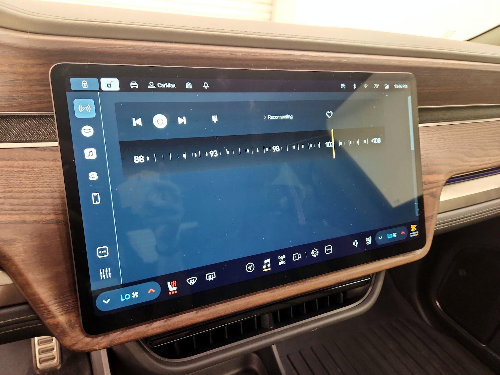 2024 Rivian R1T Adventure - Photo 15