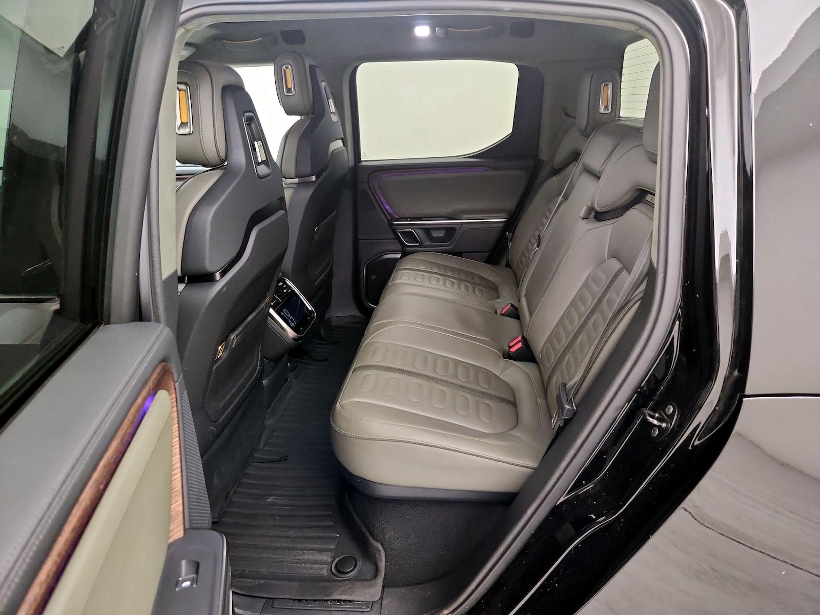 2024 Rivian R1T Adventure - Photo 20