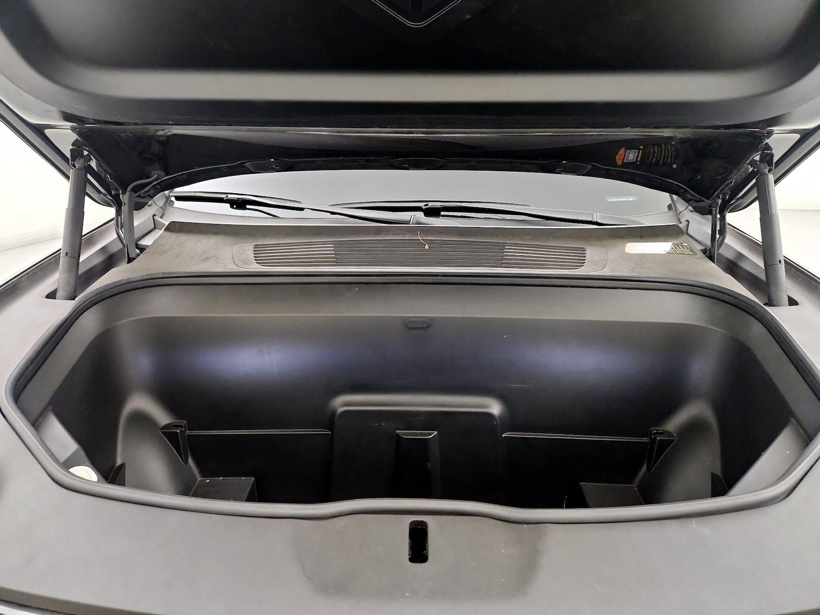 2024 Rivian R1T Adventure - Photo 22