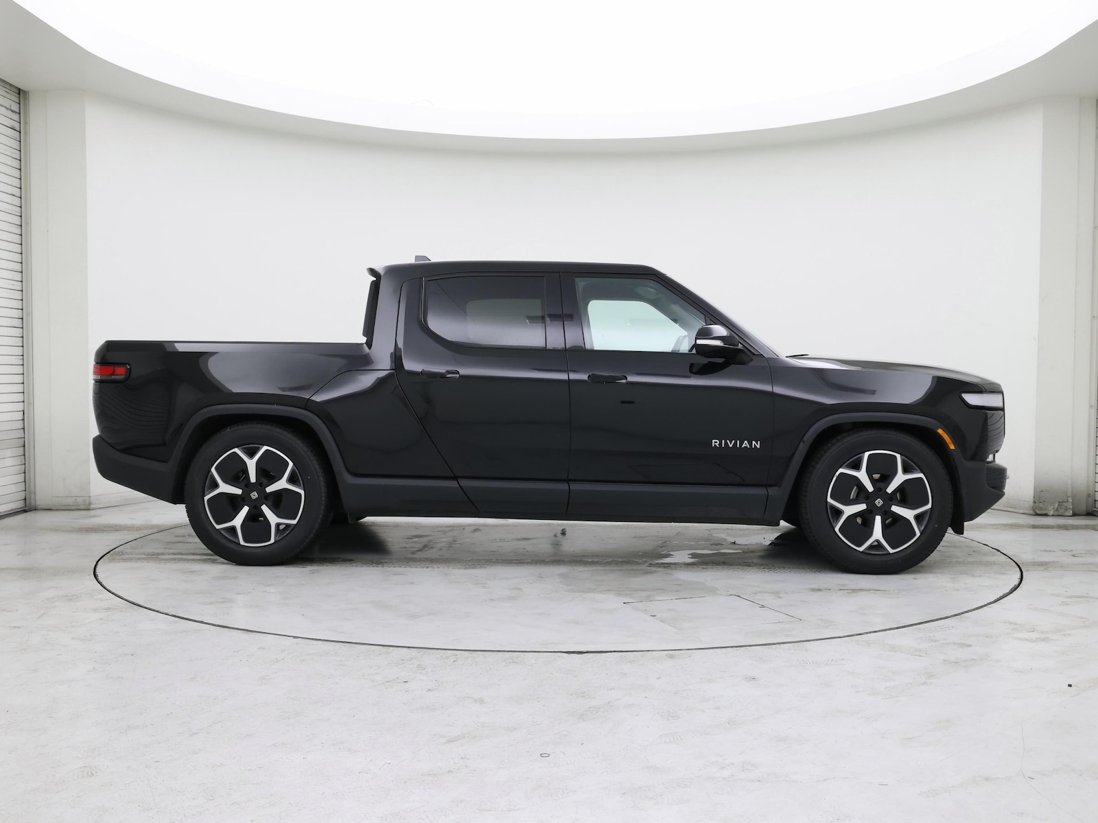 2024 Rivian R1T Adventure - Photo 8