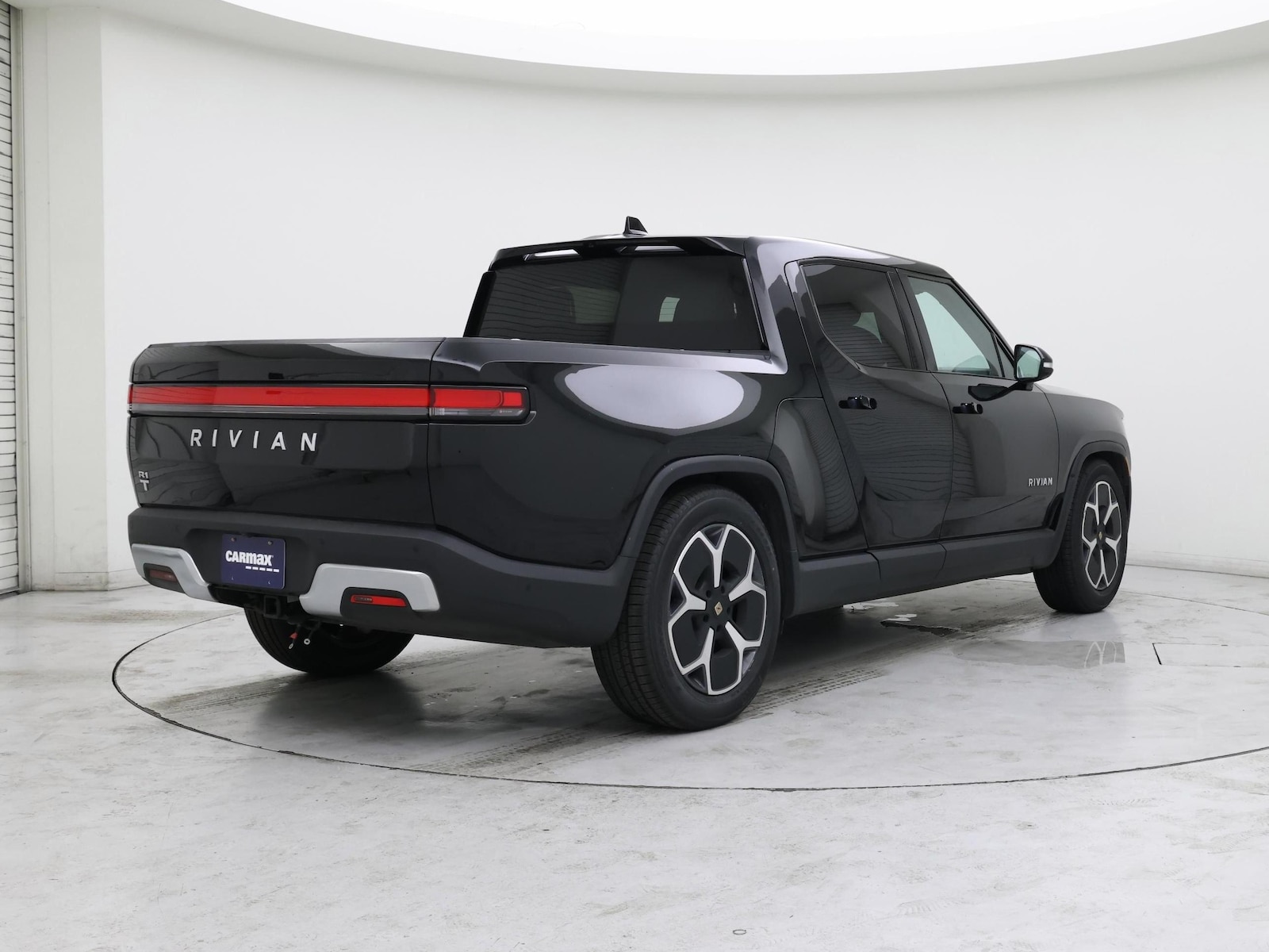 2024 Rivian R1T Adventure - Photo 9