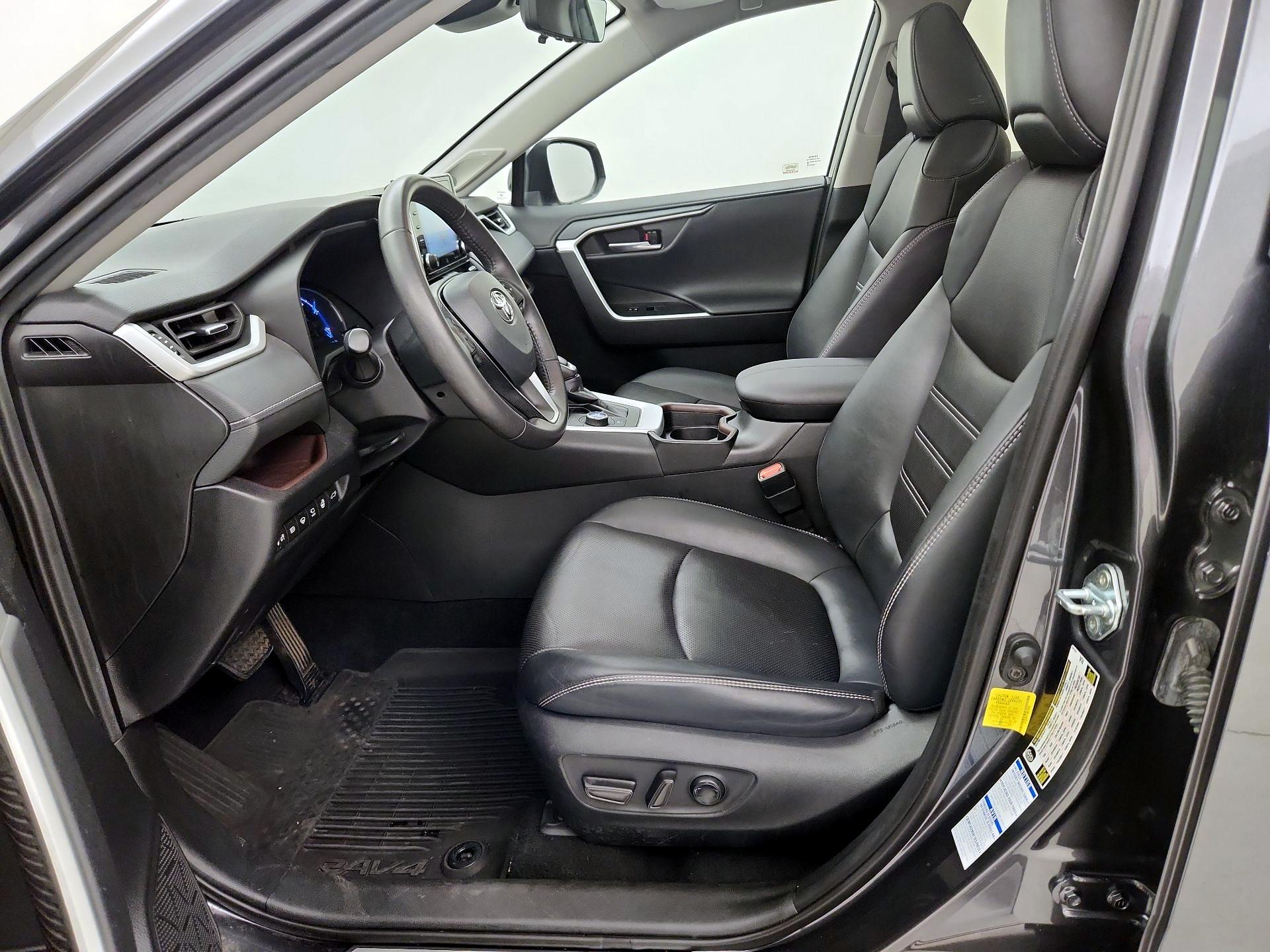 Thumbnail: 2021 Toyota RAV4 - 11
