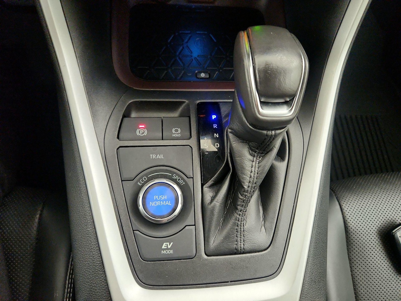 2021 Toyota RAV4 Limited - Photo 19