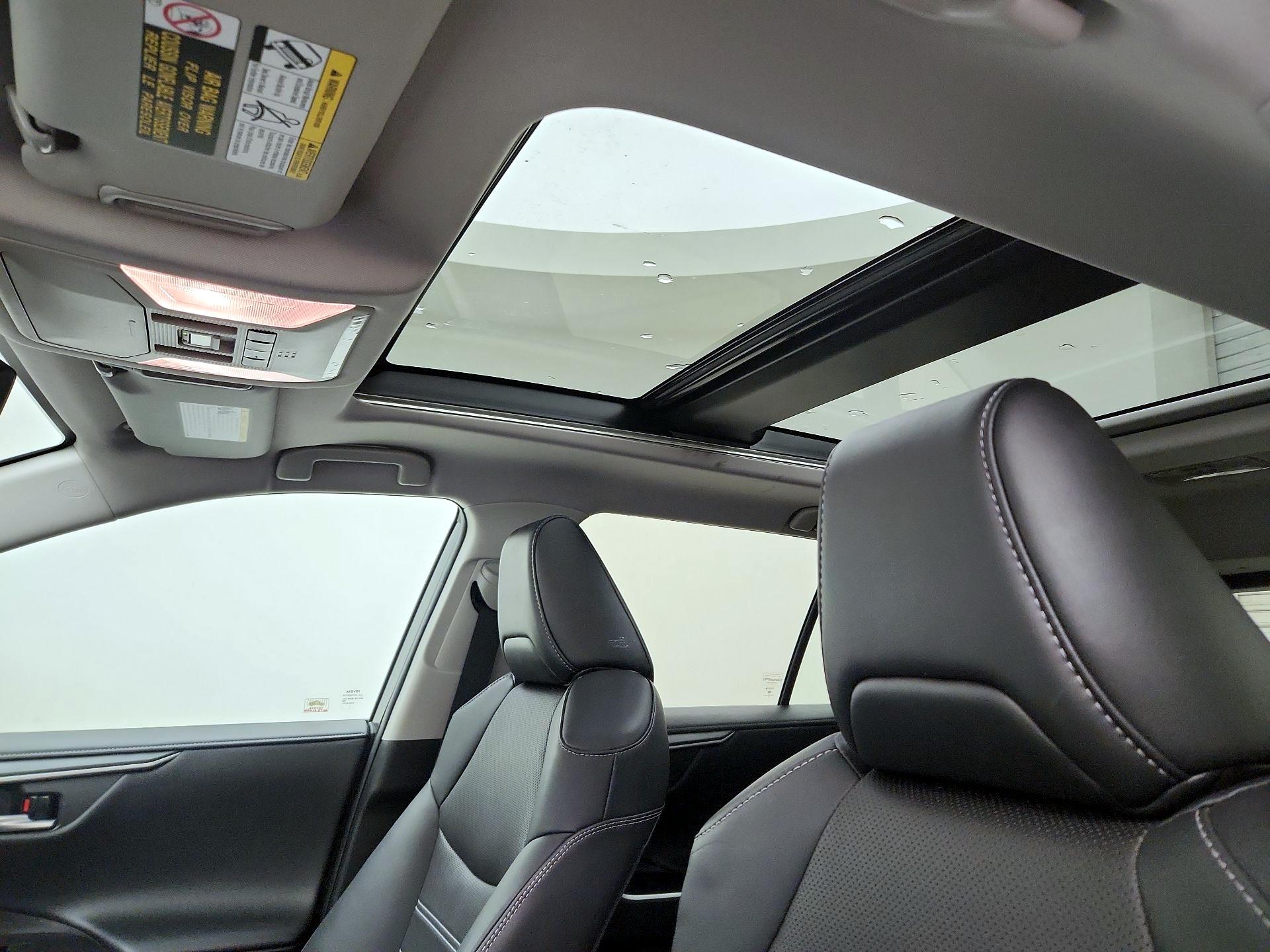 Thumbnail: 2021 Toyota RAV4 - 20