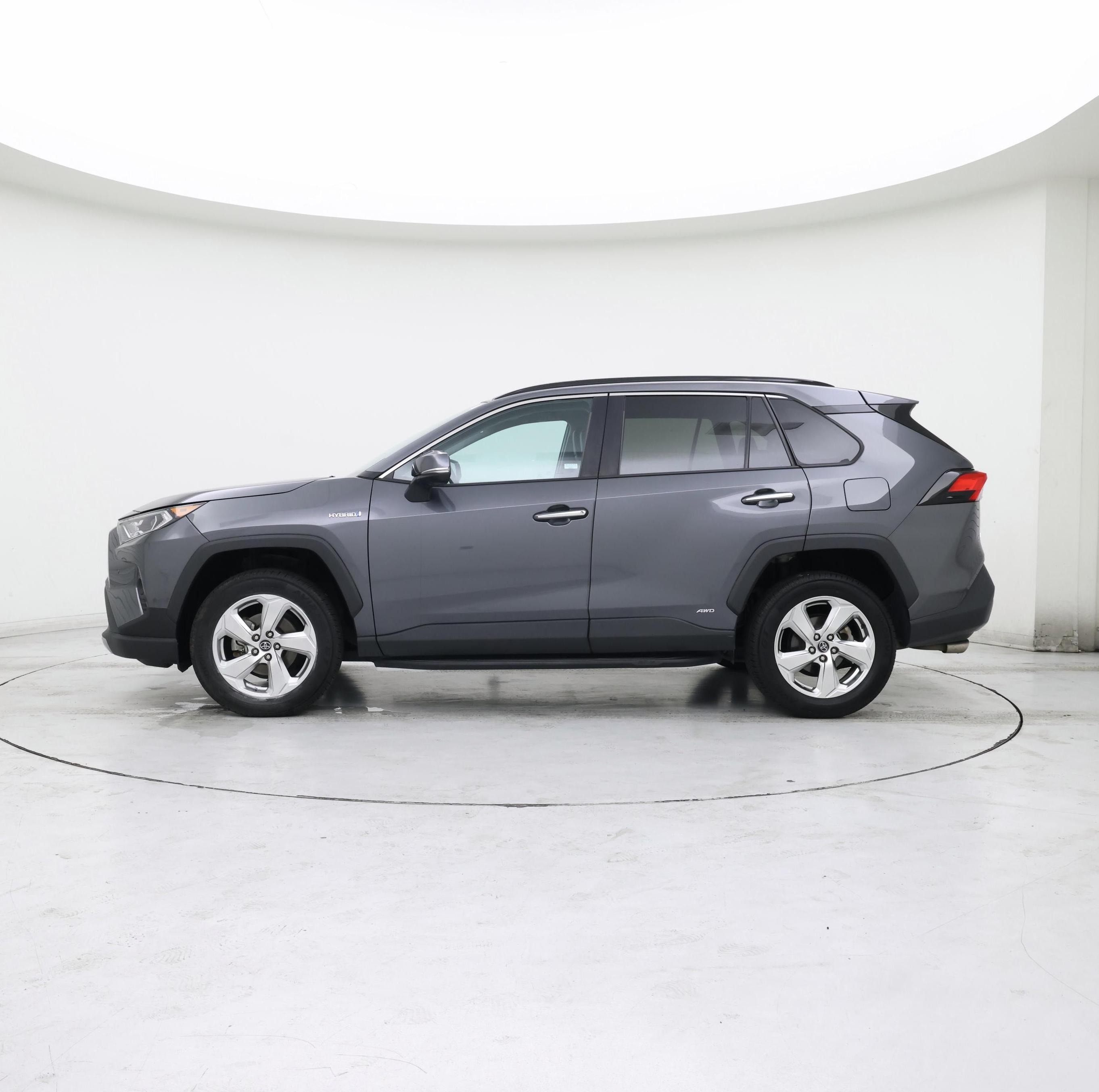 Thumbnail: 2021 Toyota RAV4 - 3