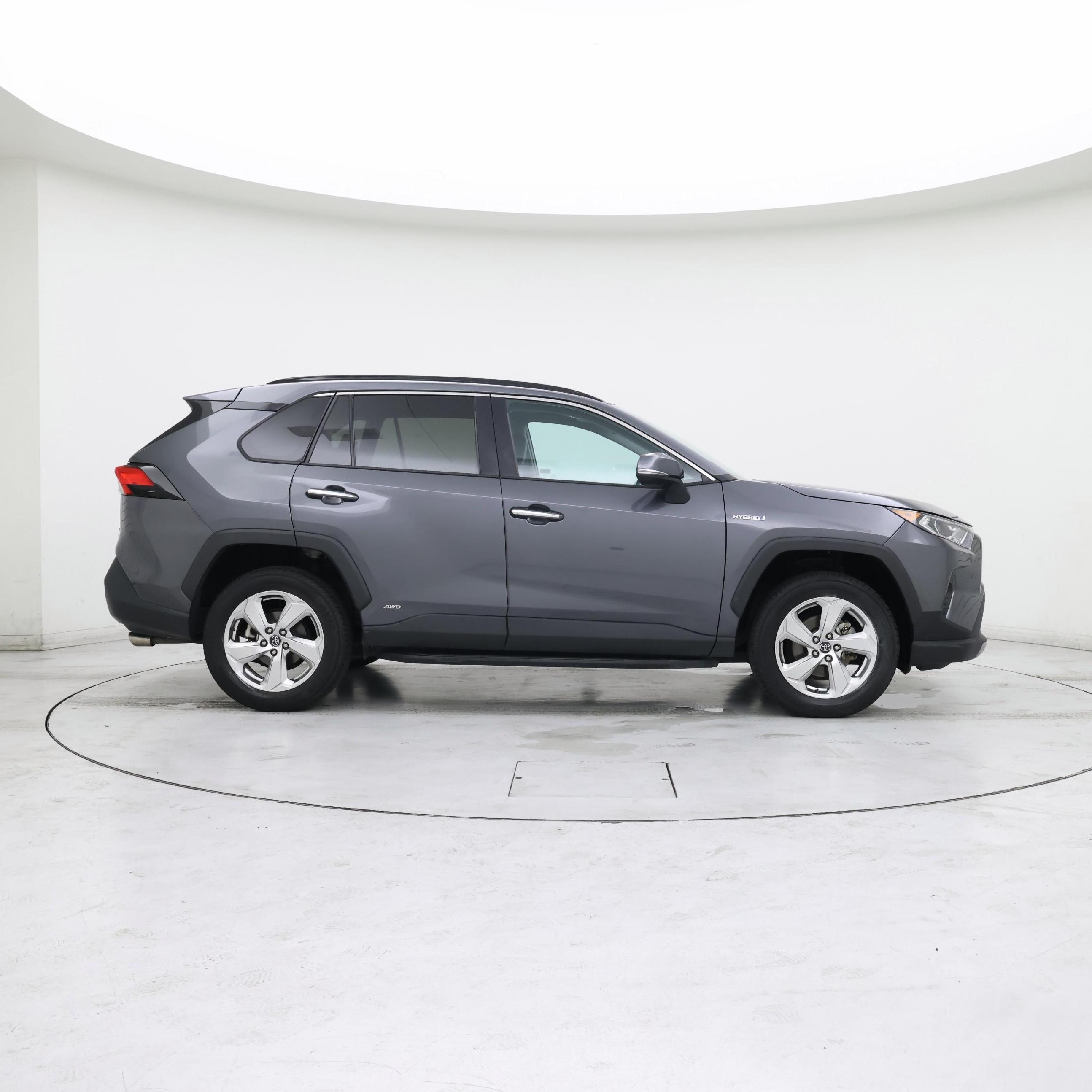 Thumbnail: 2021 Toyota RAV4 - 7