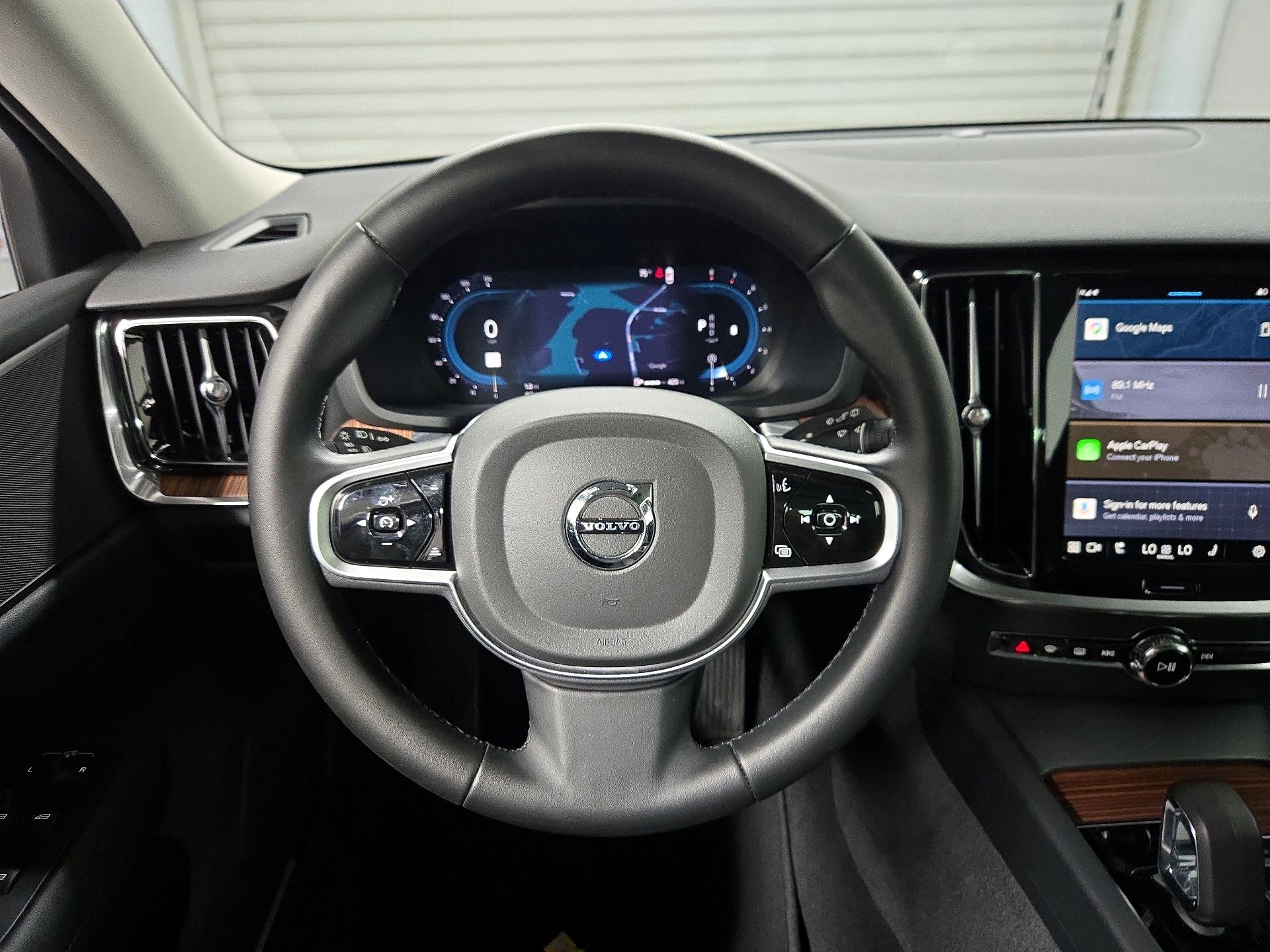 Thumbnail: 2025 Volvo S60 - 10