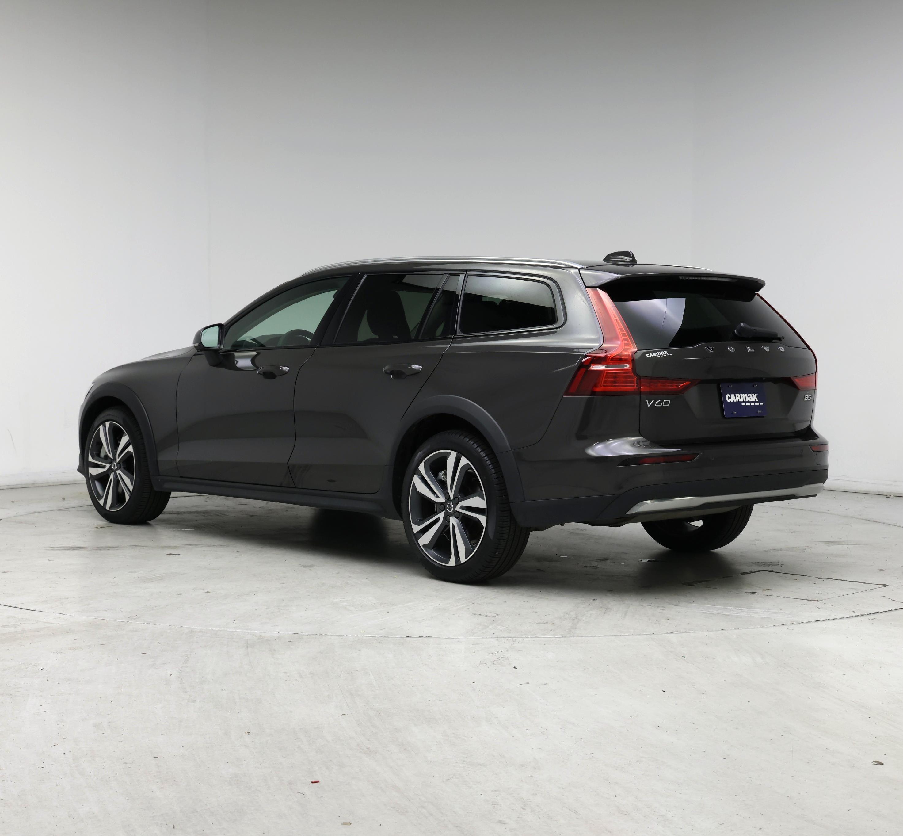 Thumbnail: 2025 Volvo S60 - 2