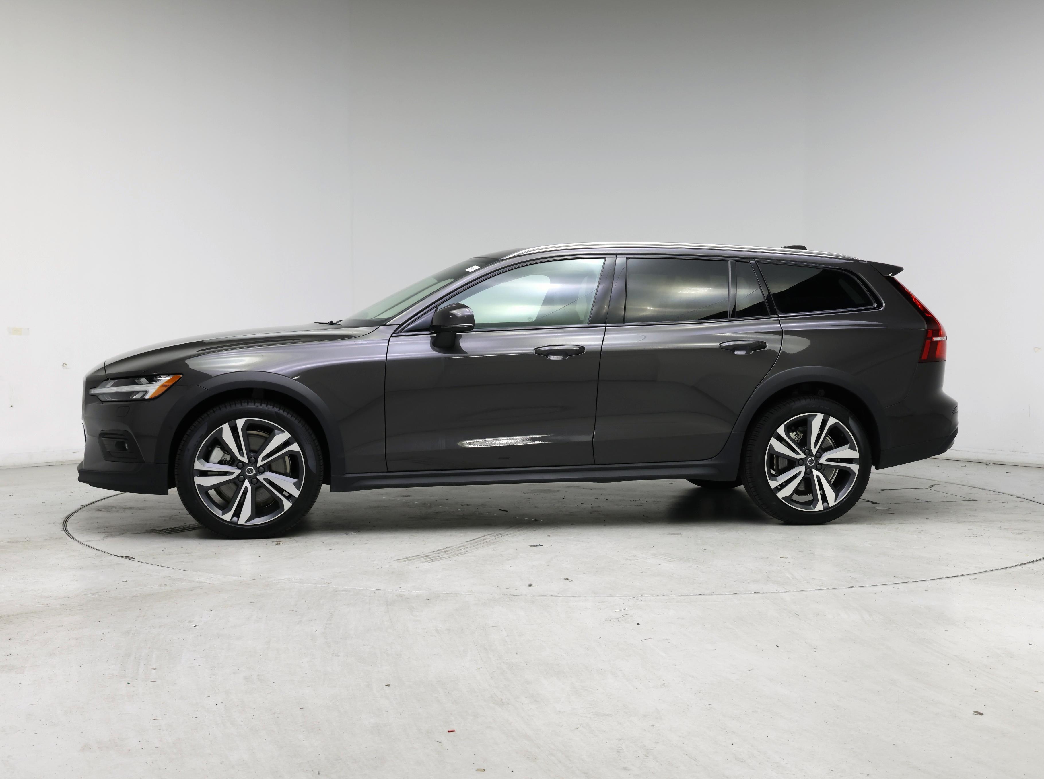 Thumbnail: 2025 Volvo S60 - 3