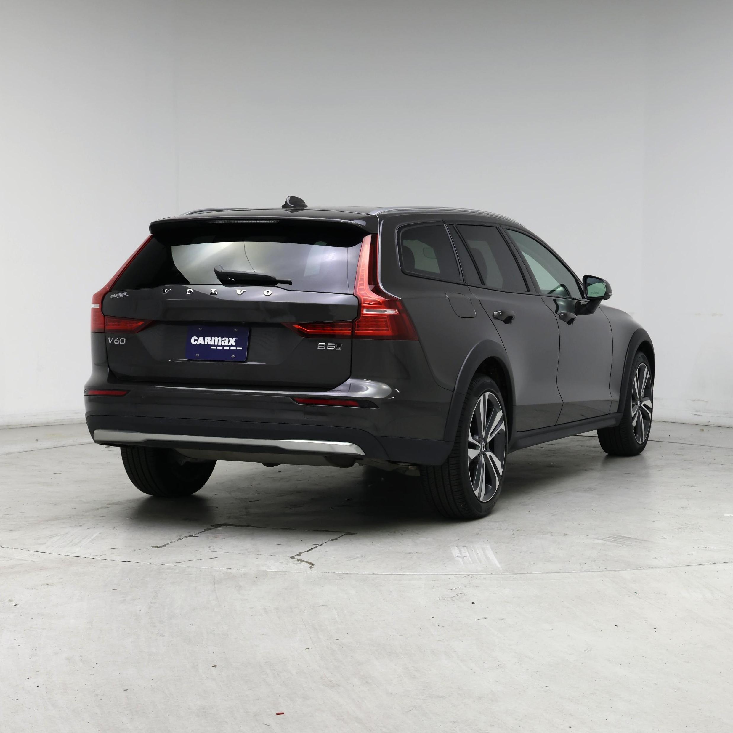 Thumbnail: 2025 Volvo S60 - 8