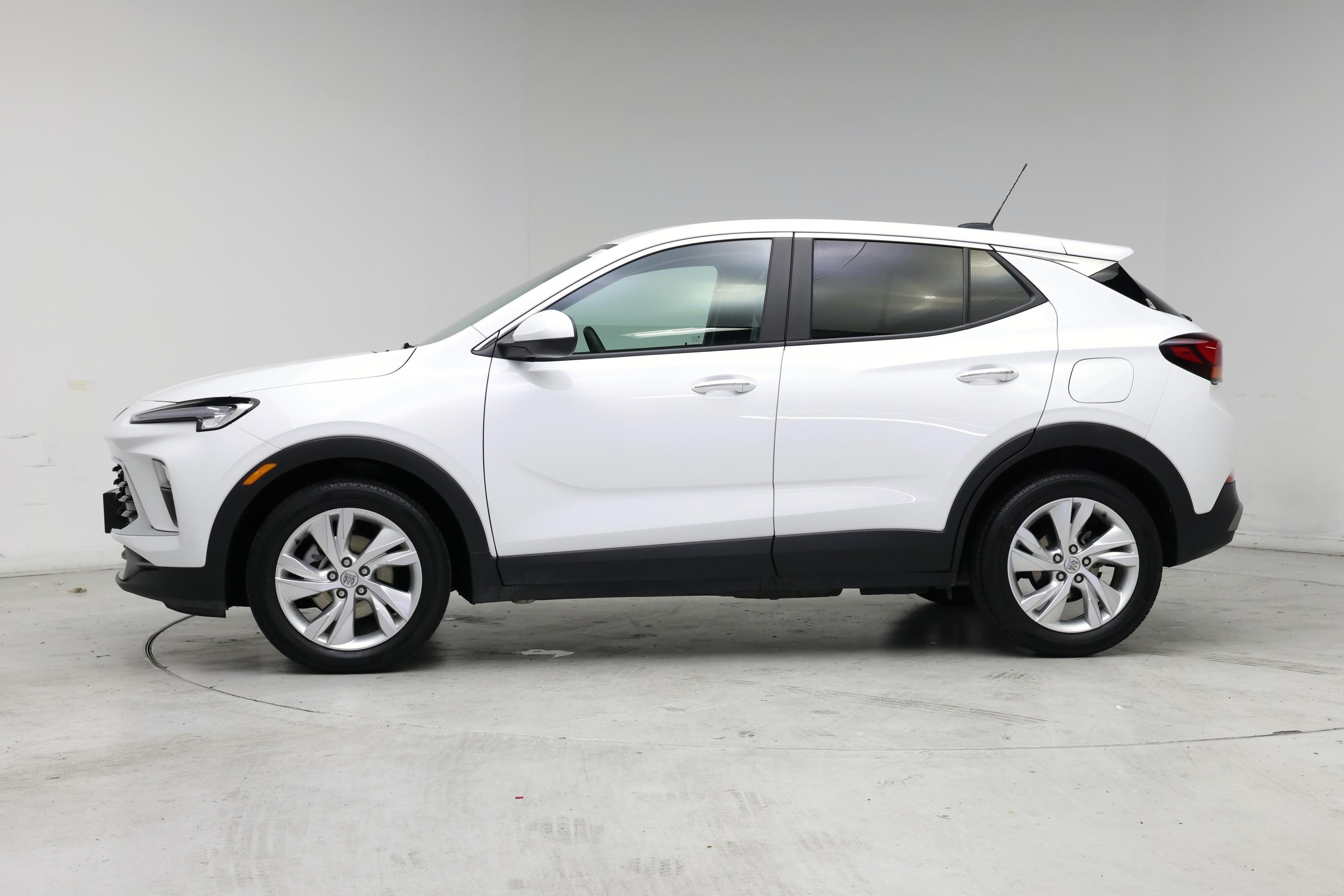 Thumbnail: 2025 Buick Encore GX - 3