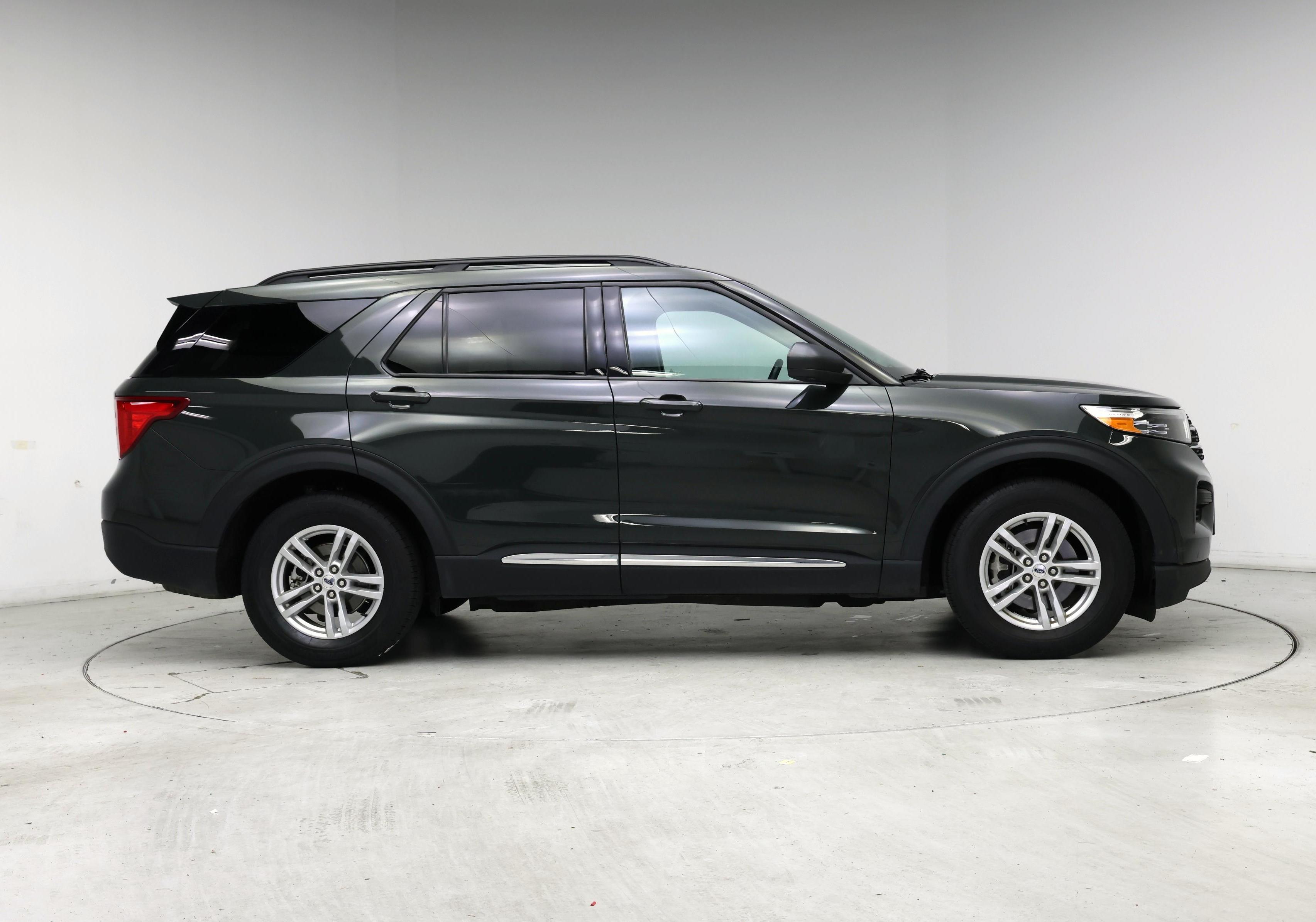 Thumbnail: 2023 Ford Explorer - 7