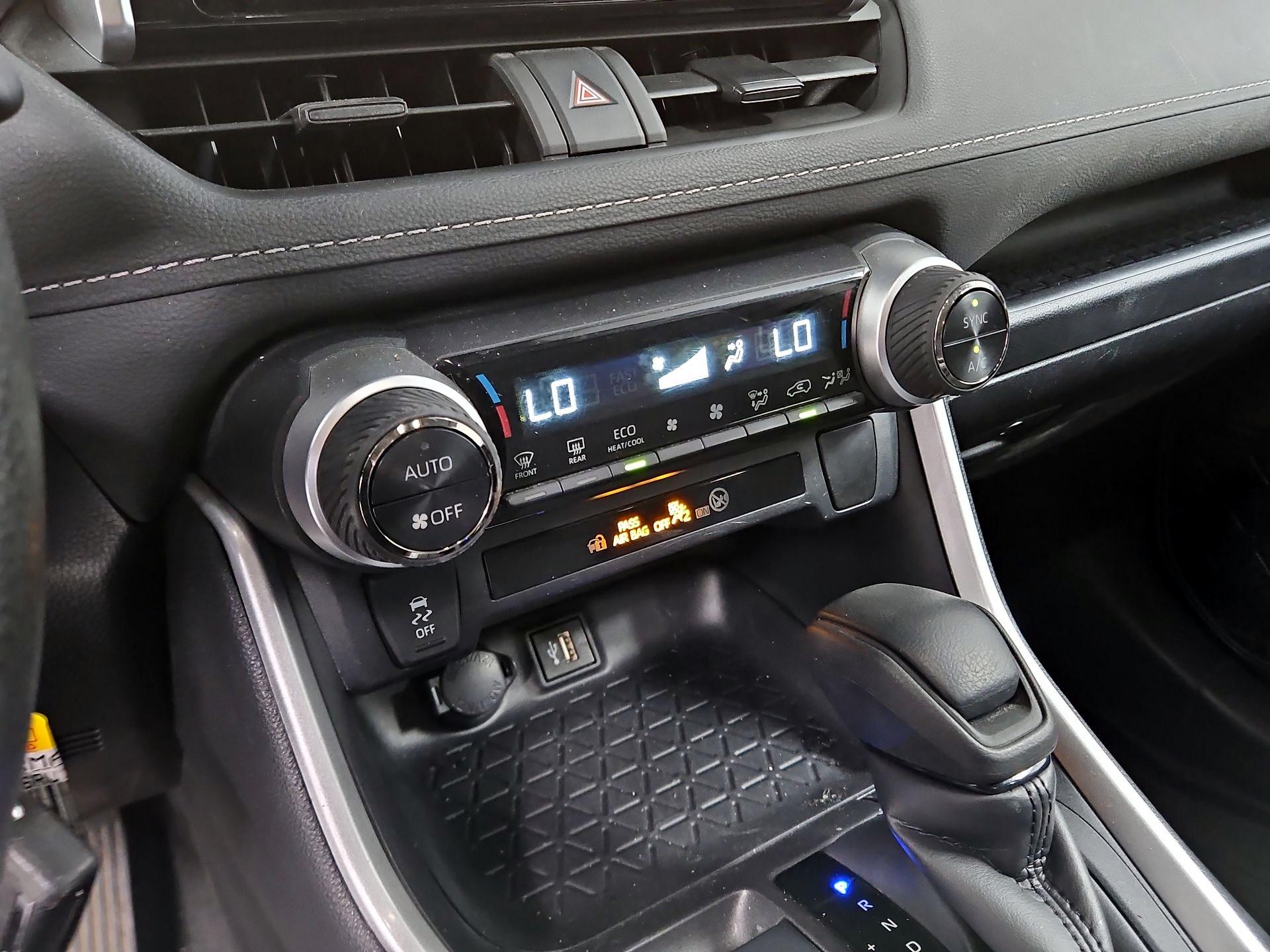 Thumbnail: 2024 Toyota RAV4 - 16