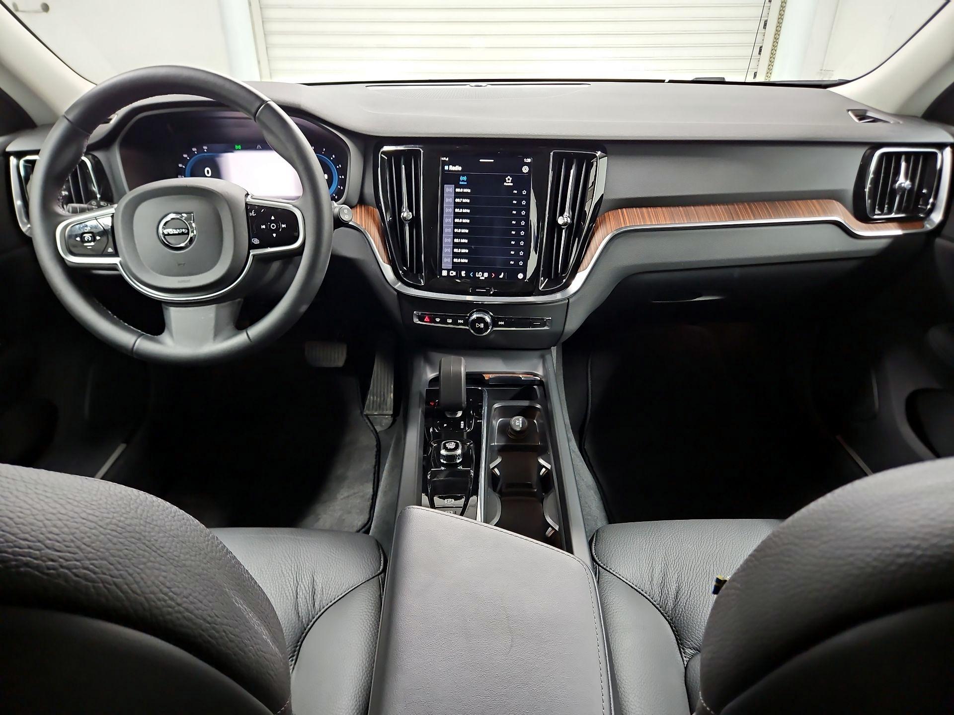 Thumbnail: 2025 Volvo S60 - 9