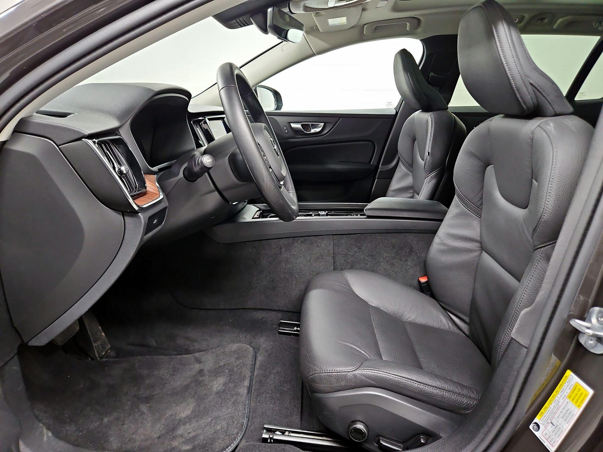 Thumbnail: 2025 Volvo S60 - 11