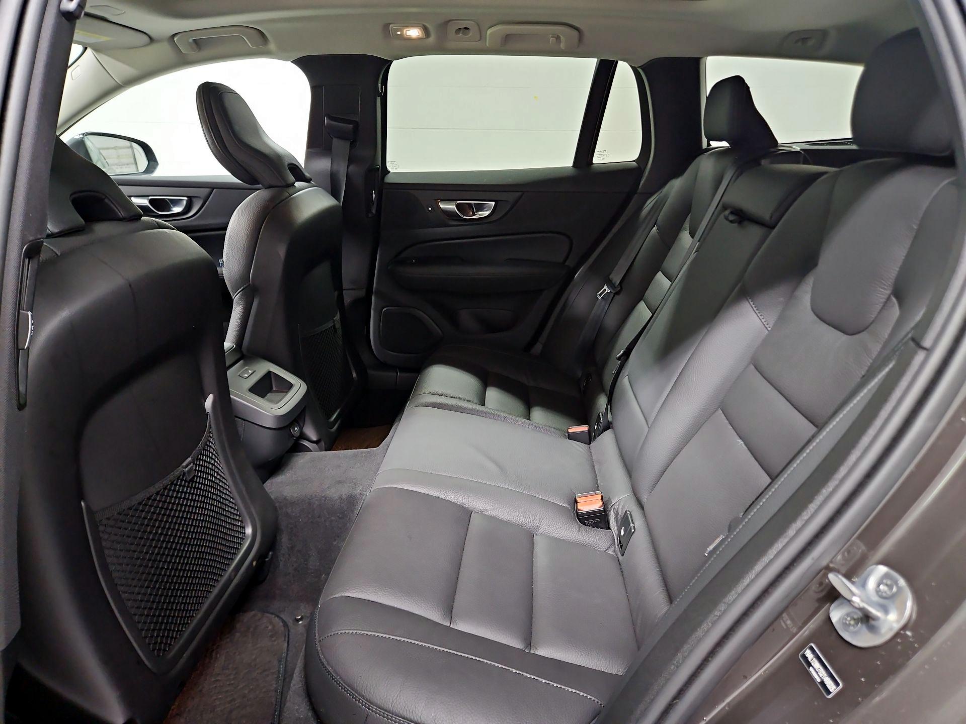 Thumbnail: 2025 Volvo S60 - 20