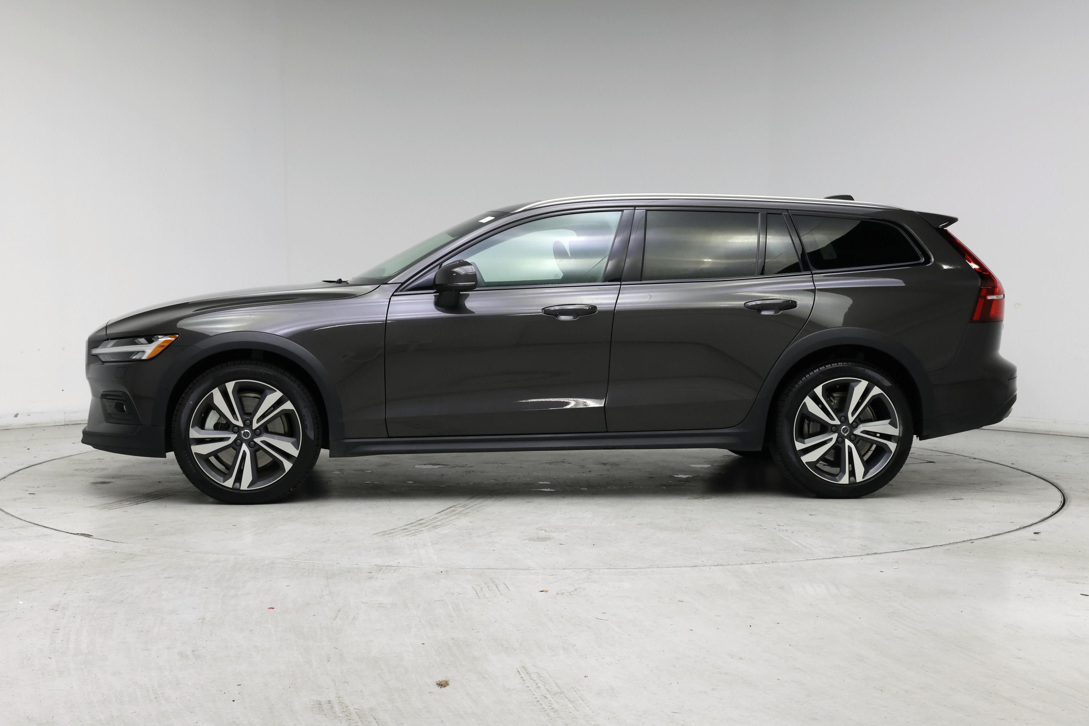 Thumbnail: 2025 Volvo S60 - 3