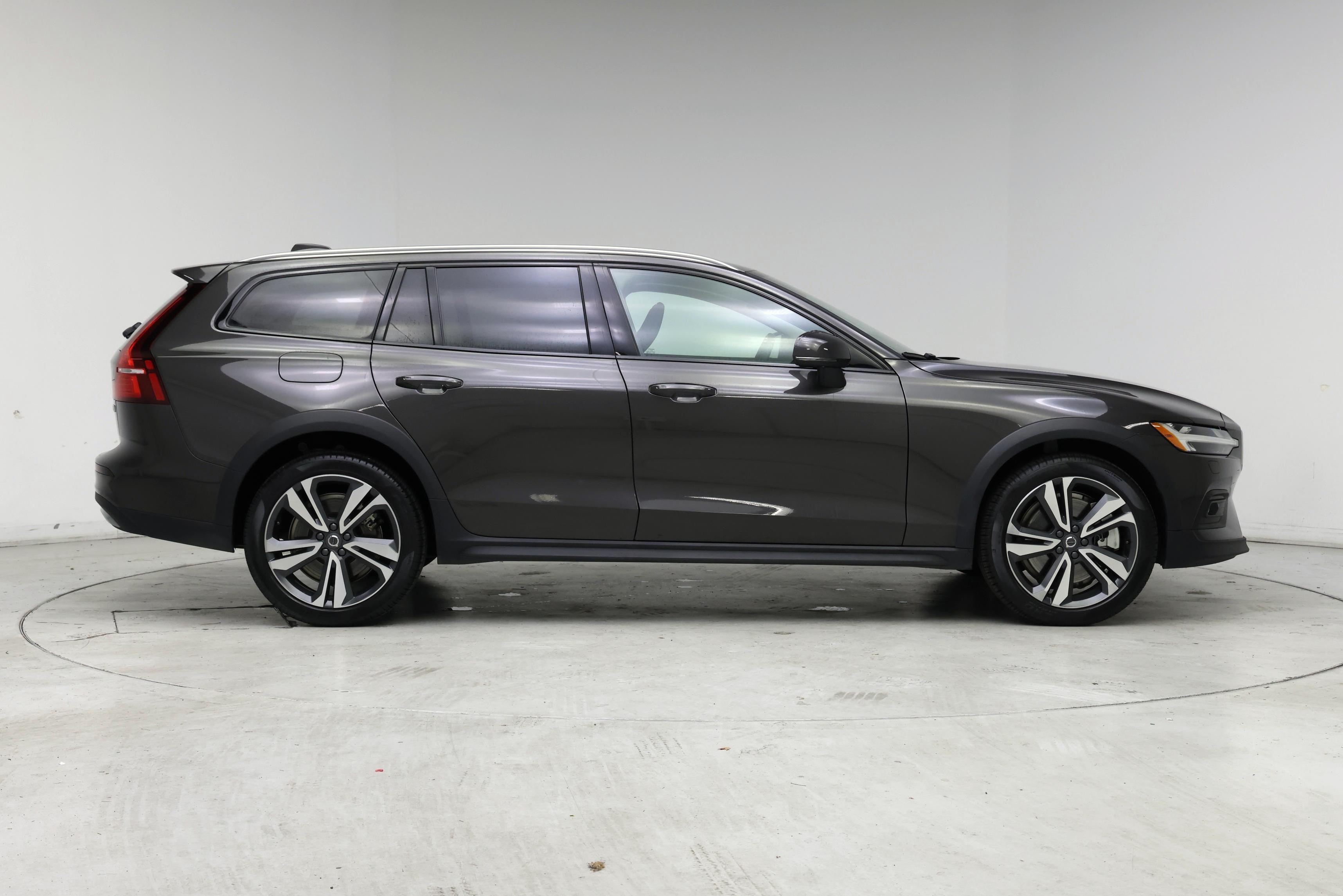 Thumbnail: 2025 Volvo S60 - 7
