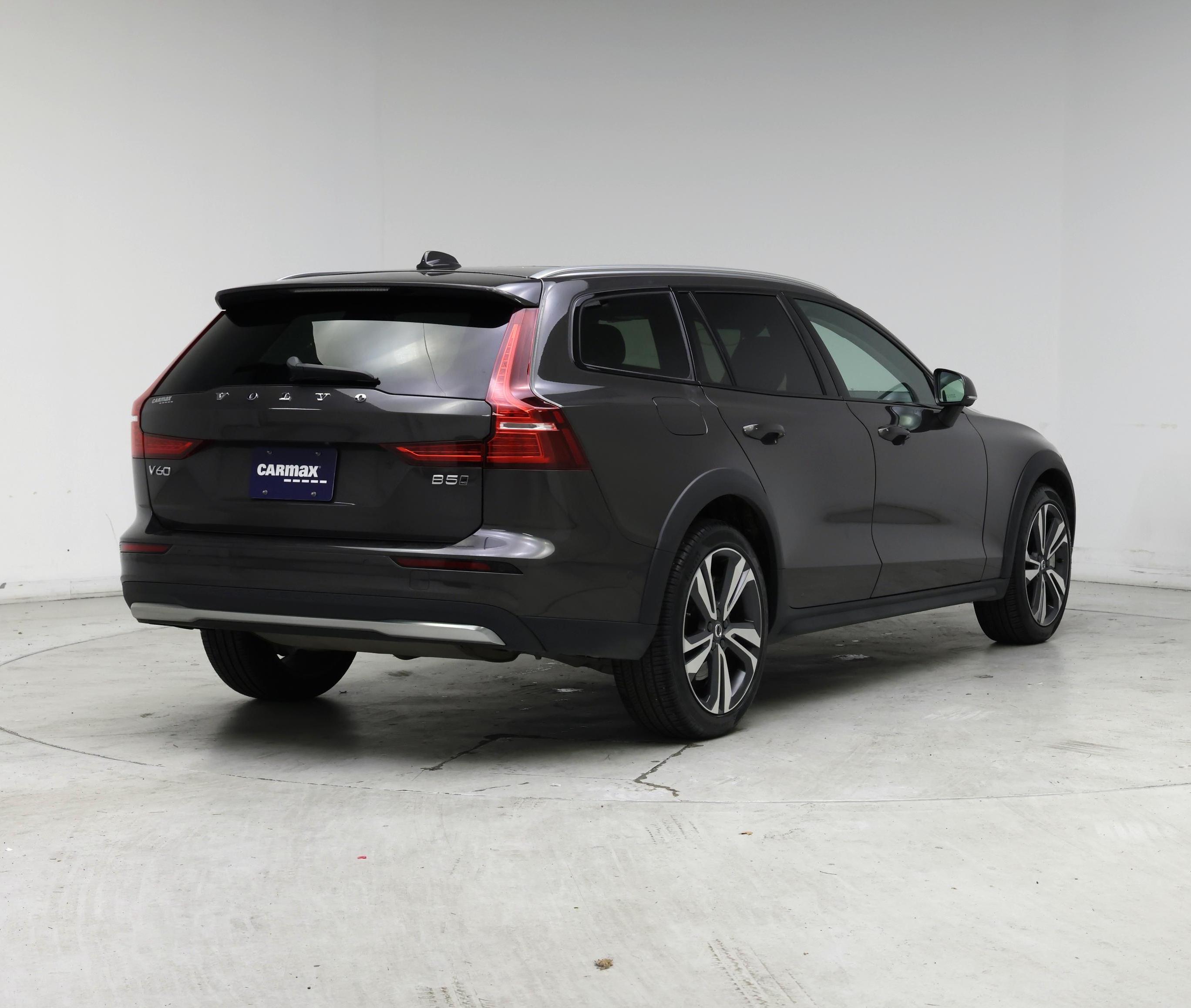 Thumbnail: 2025 Volvo S60 - 8