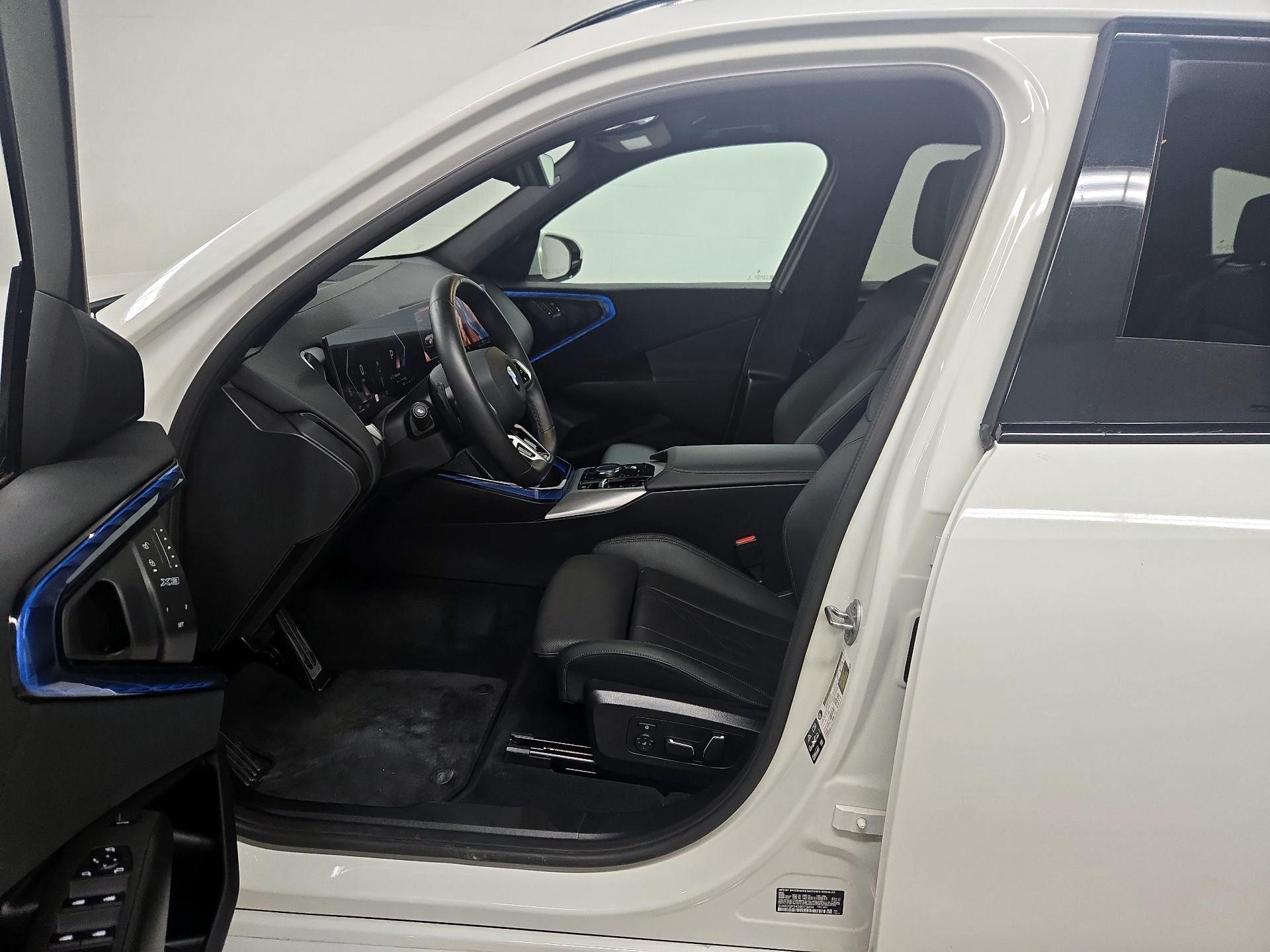 Thumbnail: 2025 BMW X3 - 11