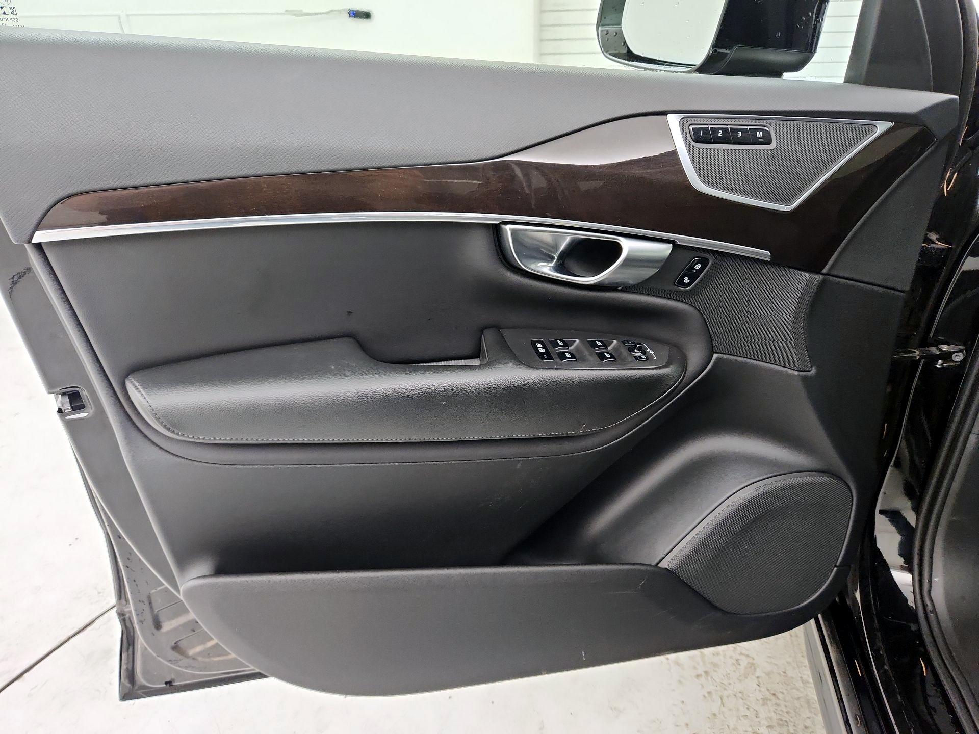 Thumbnail: 2019 Volvo XC90 - 12
