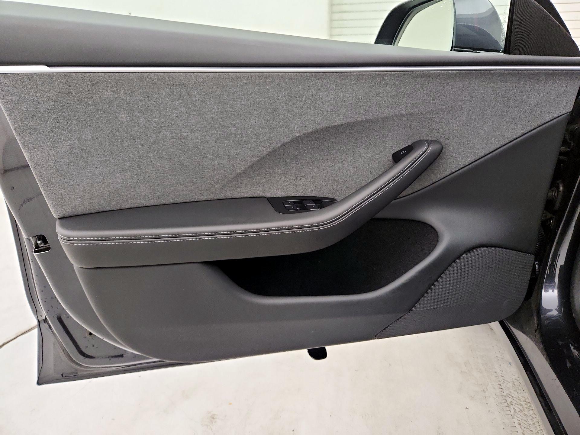 Thumbnail: 2025 Tesla Model 3 - 12