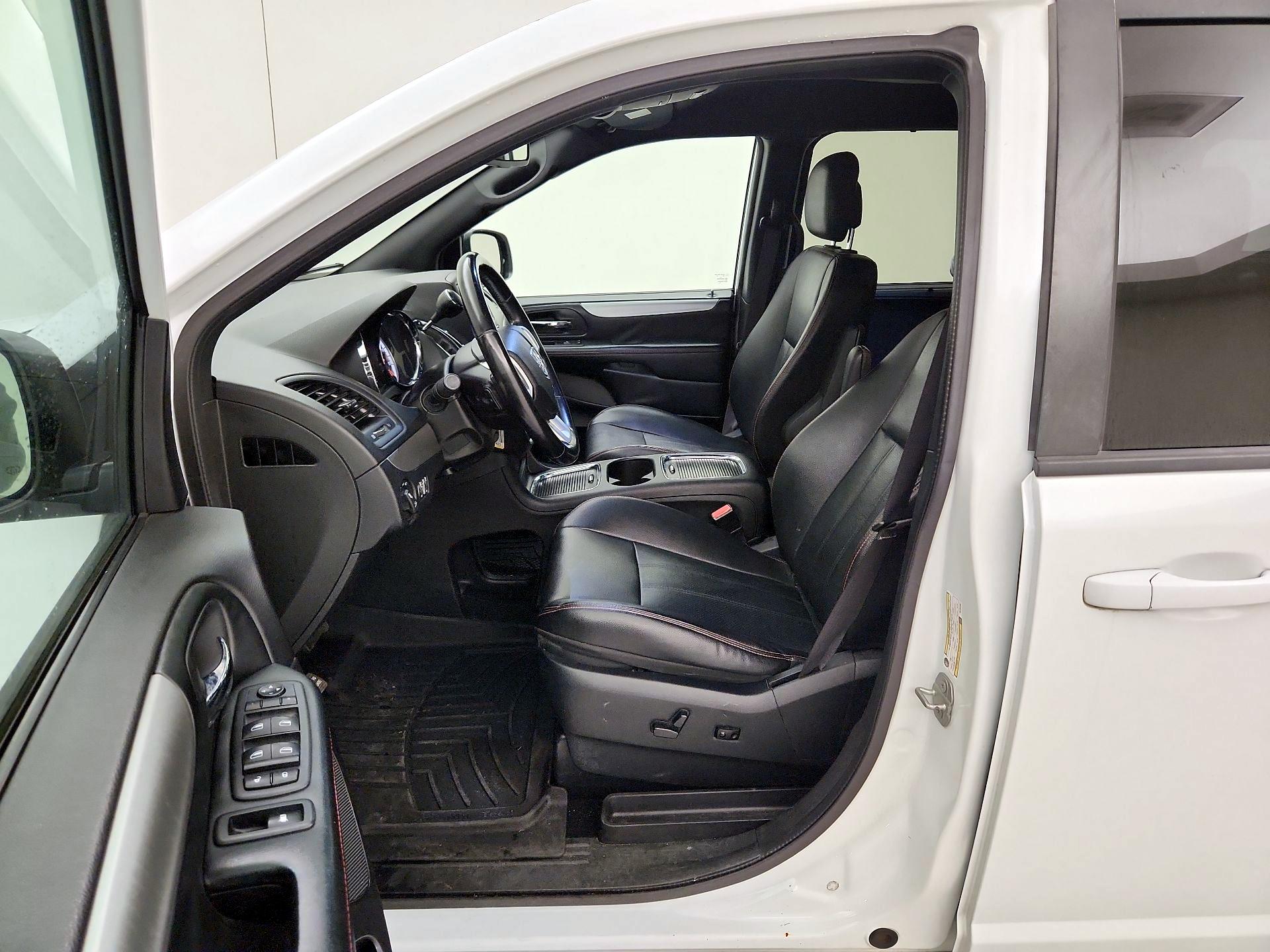 Thumbnail: 2019 Dodge Grand Caravan - 11