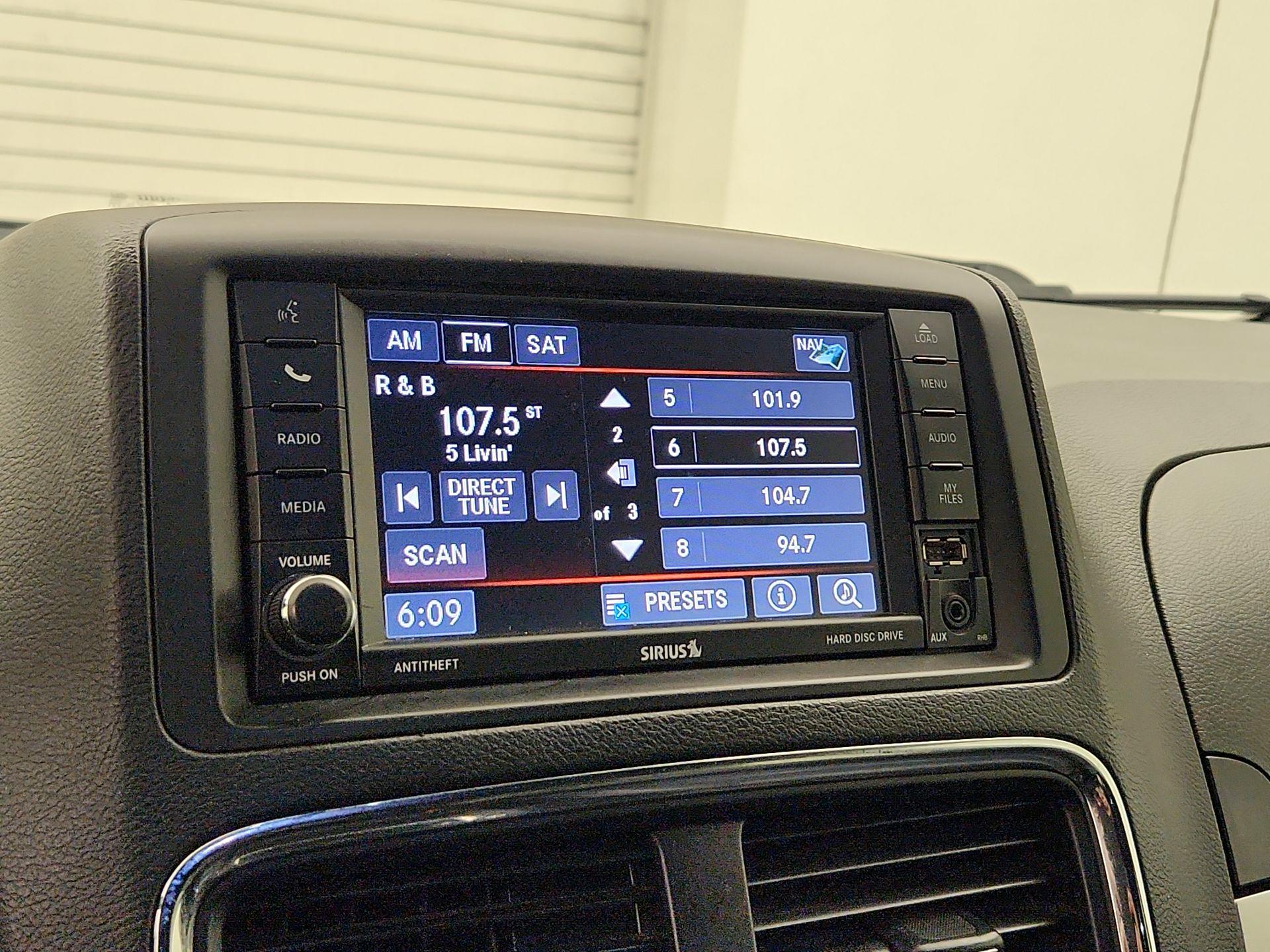 Thumbnail: 2019 Dodge Grand Caravan - 15