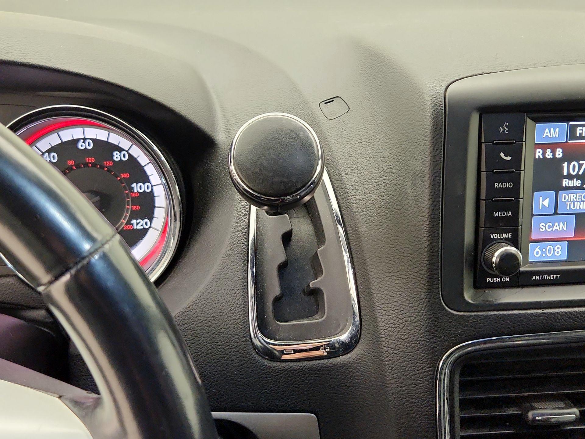 Thumbnail: 2019 Dodge Grand Caravan - 17