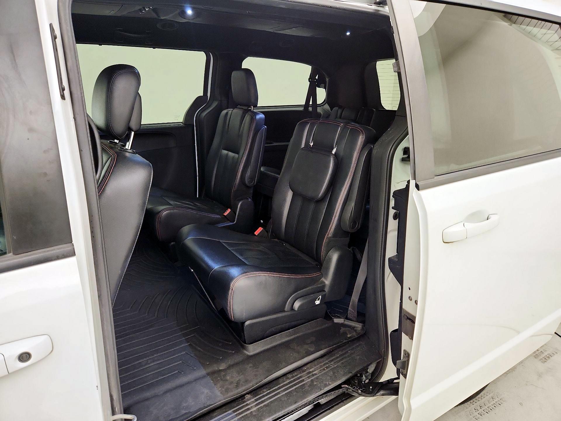 Thumbnail: 2019 Dodge Grand Caravan - 19