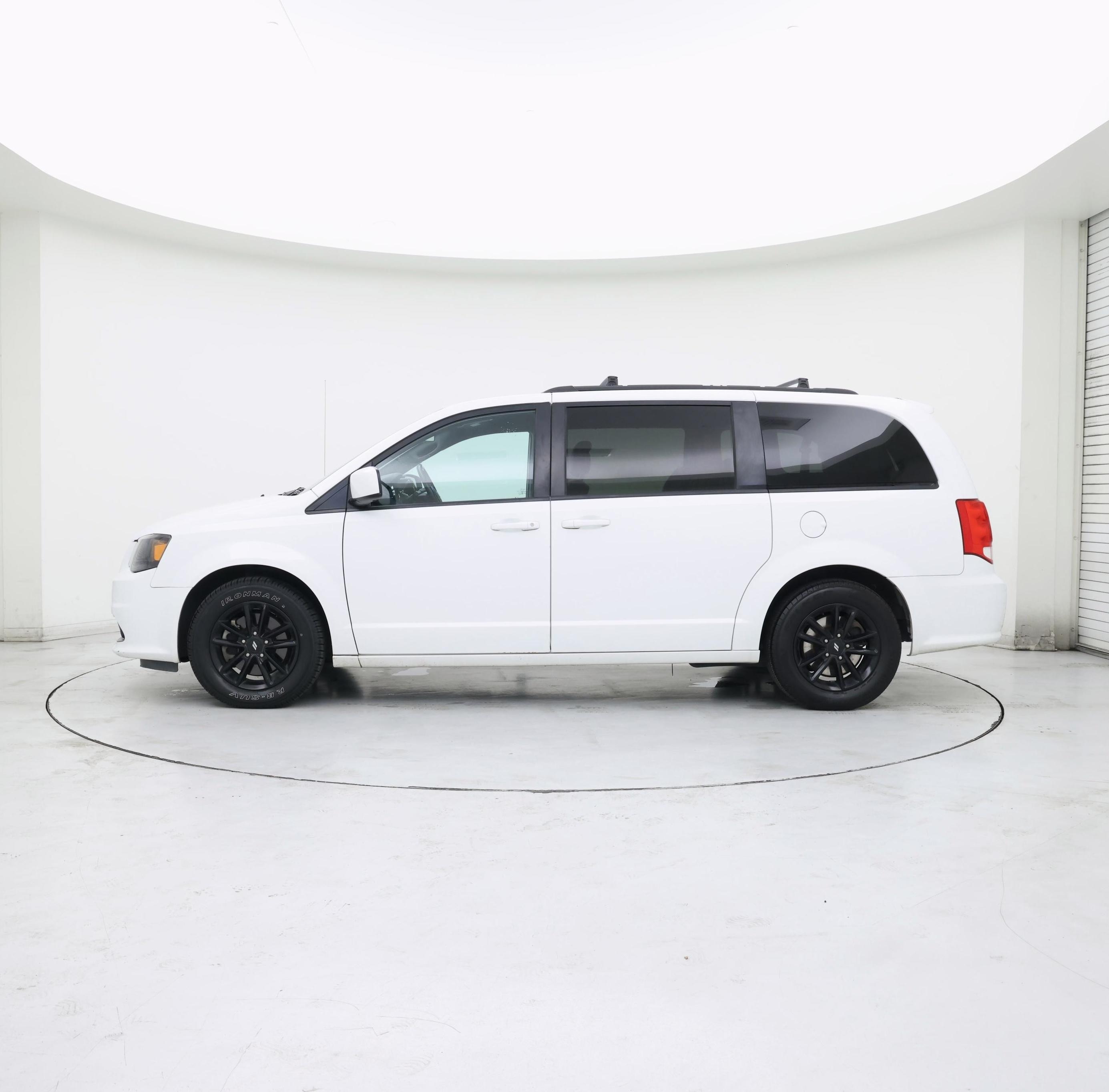 Thumbnail: 2019 Dodge Grand Caravan - 3