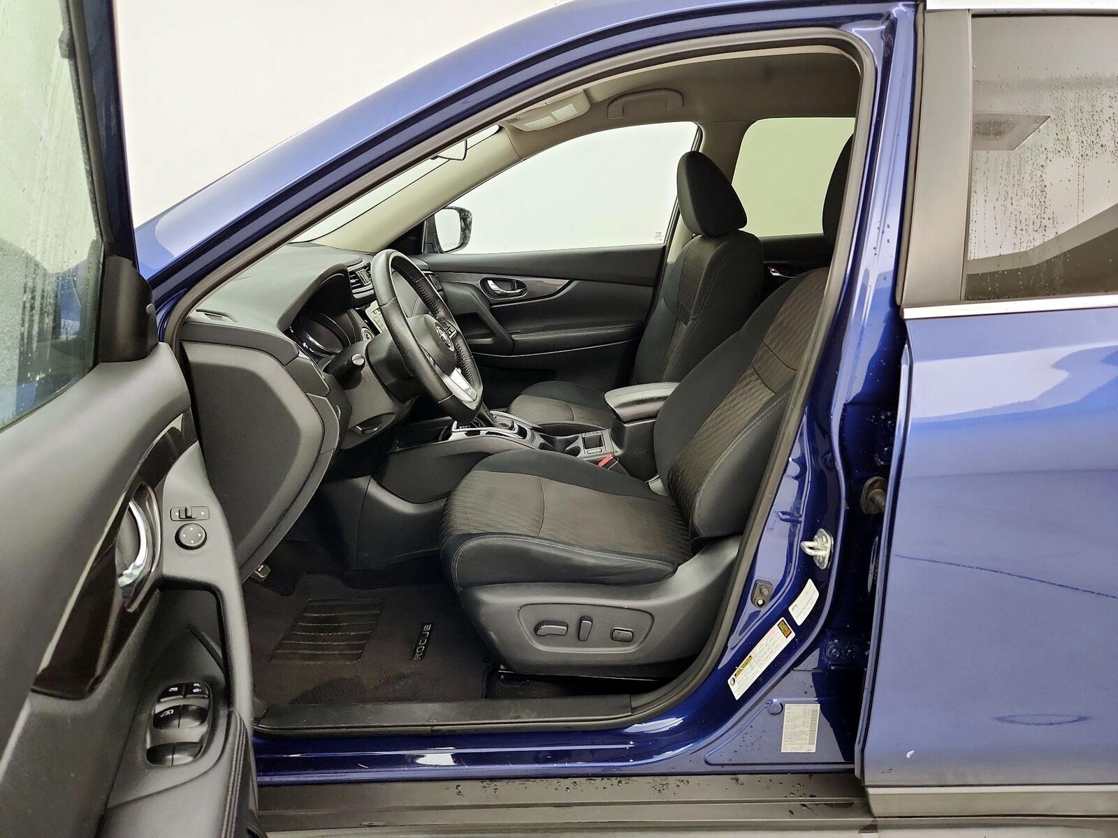 2019 Nissan Rogue SV - Photo 12