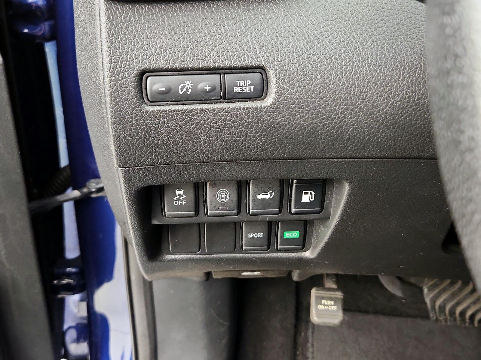2019 Nissan Rogue SV - Photo 14