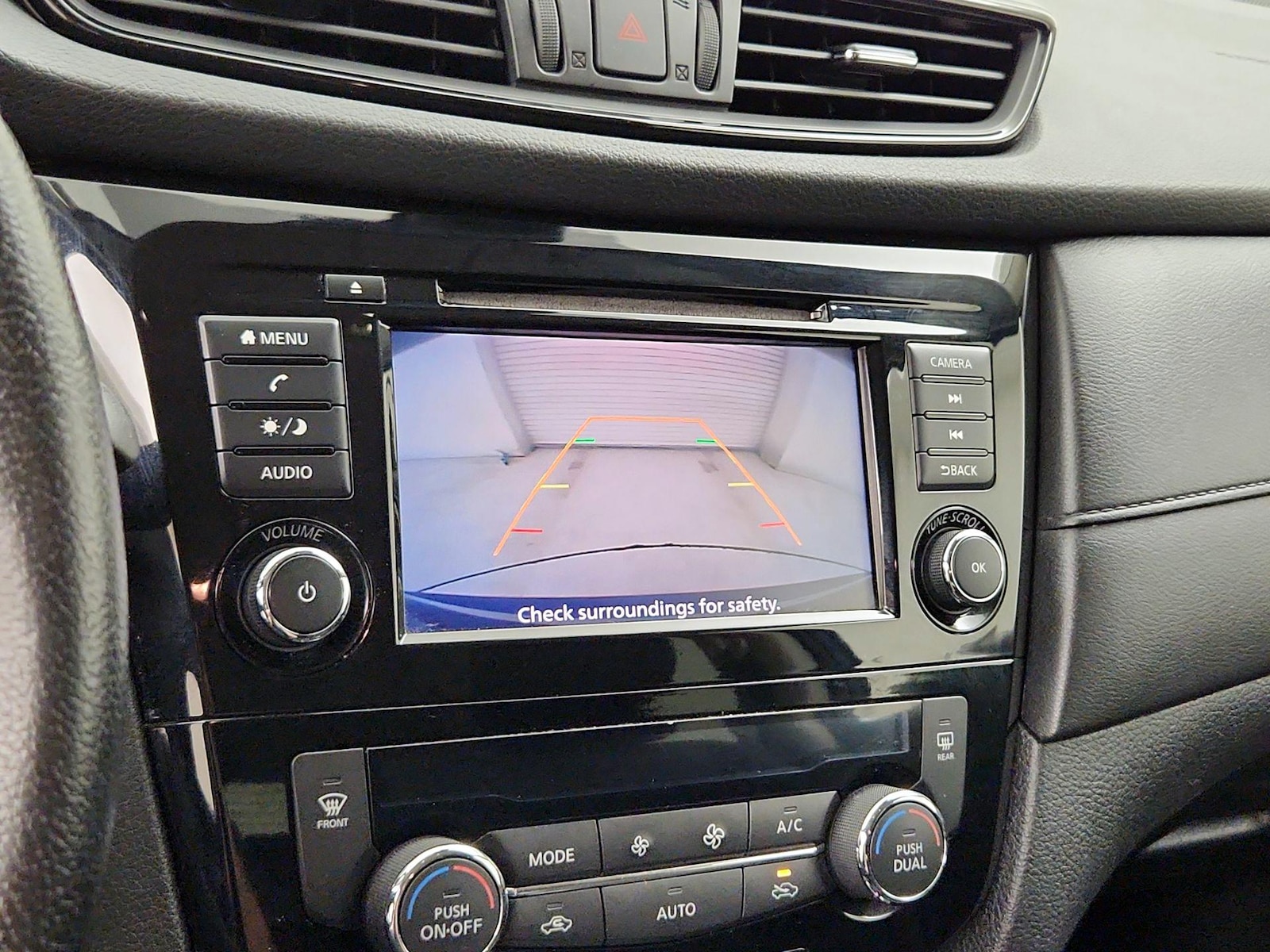 2019 Nissan Rogue SV - Photo 18