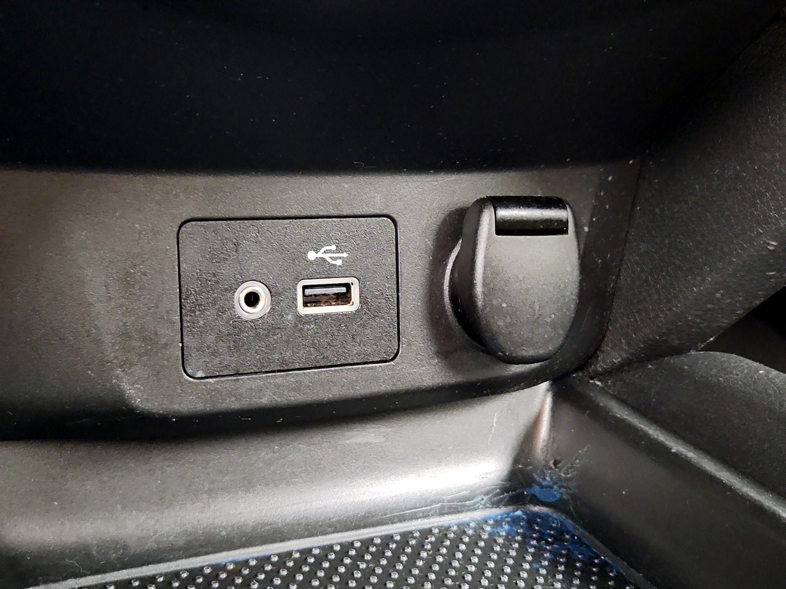 2019 Nissan Rogue SV - Photo 19