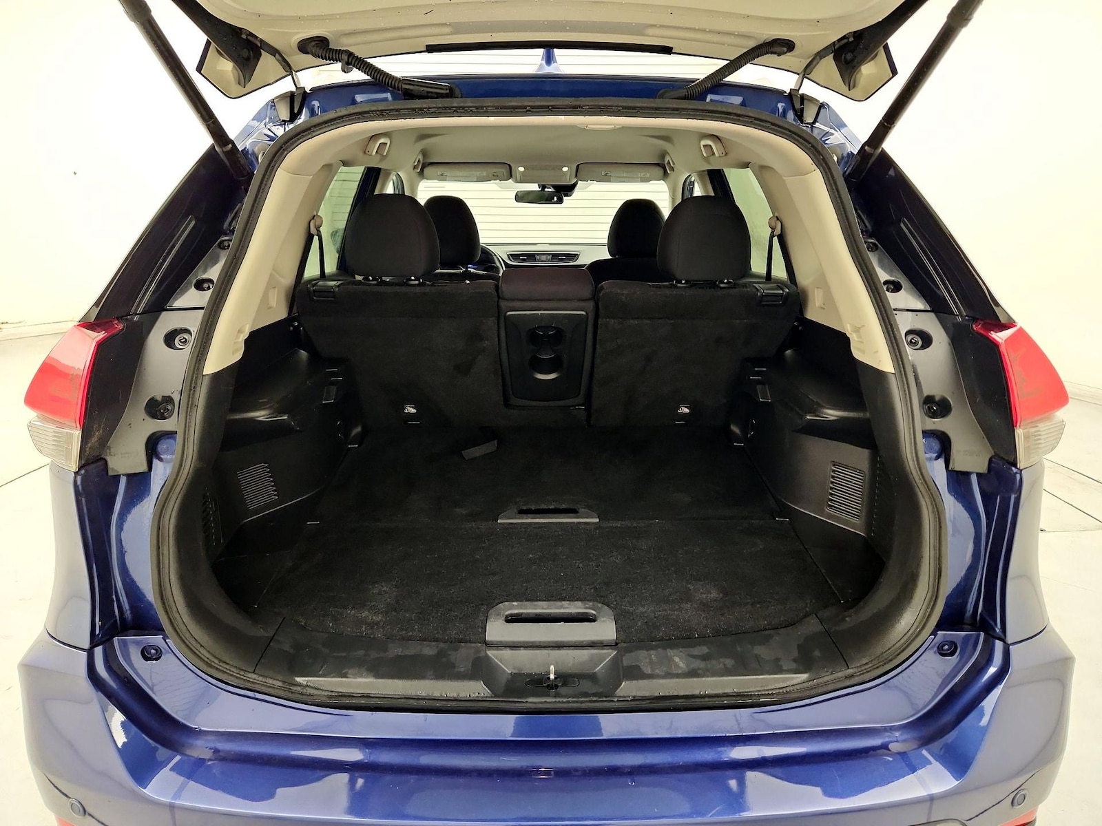 2019 Nissan Rogue SV - Photo 21