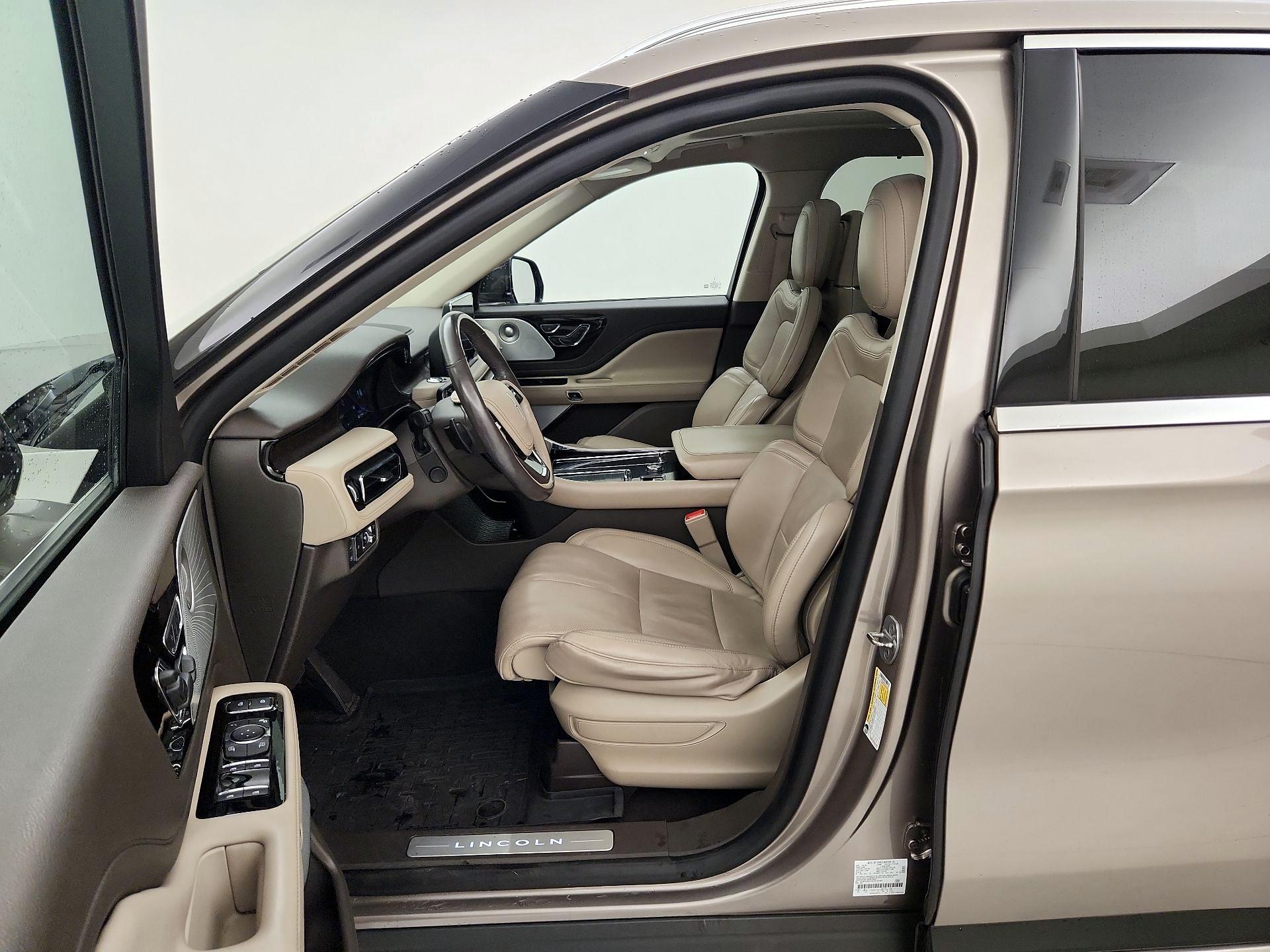 Thumbnail: 2020 Lincoln Aviator - 11