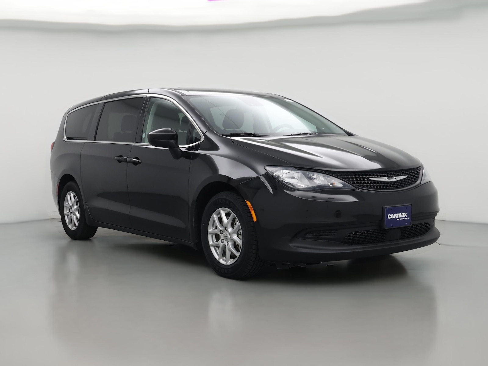 2023 Chrysler Voyager